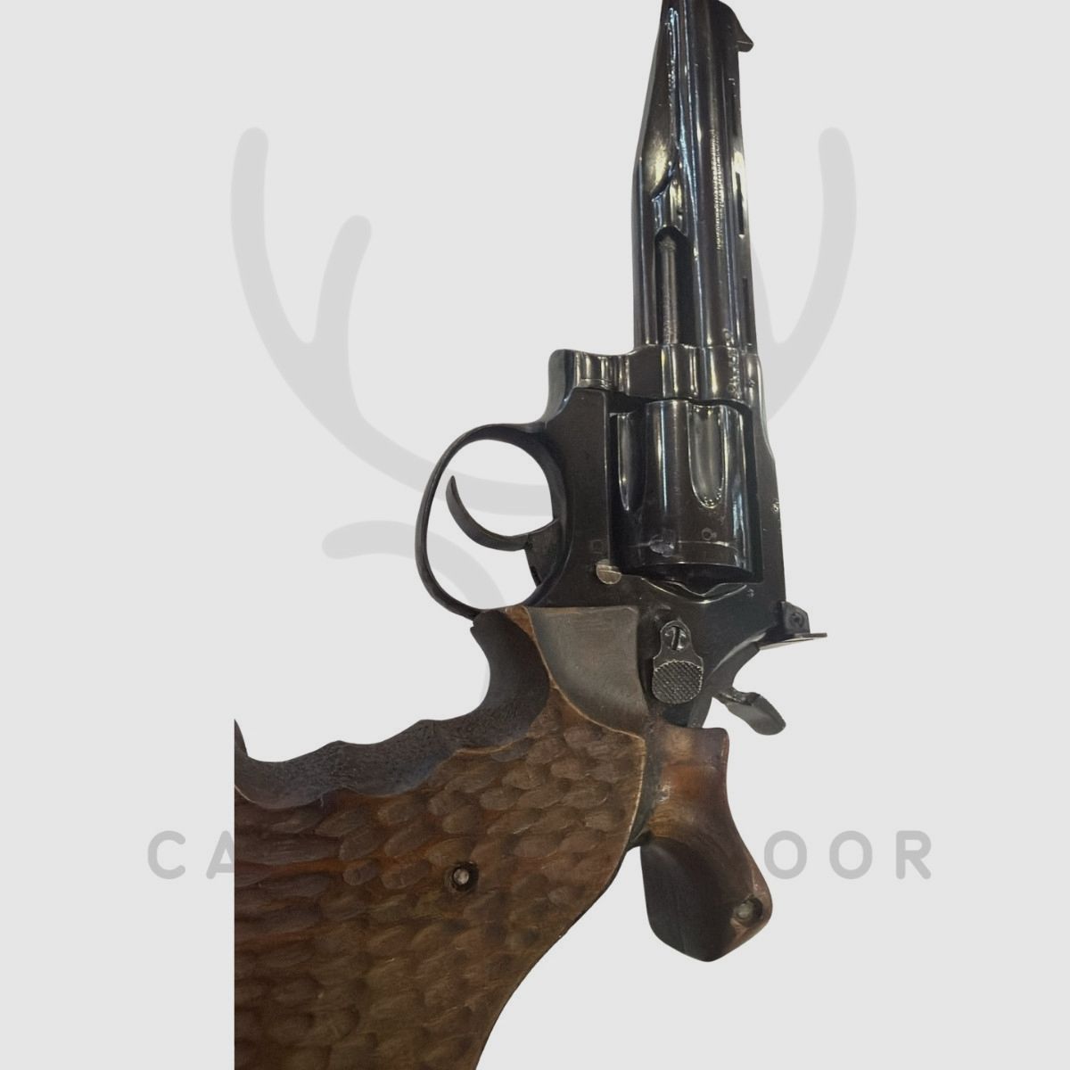 Revolver Llama (SA)