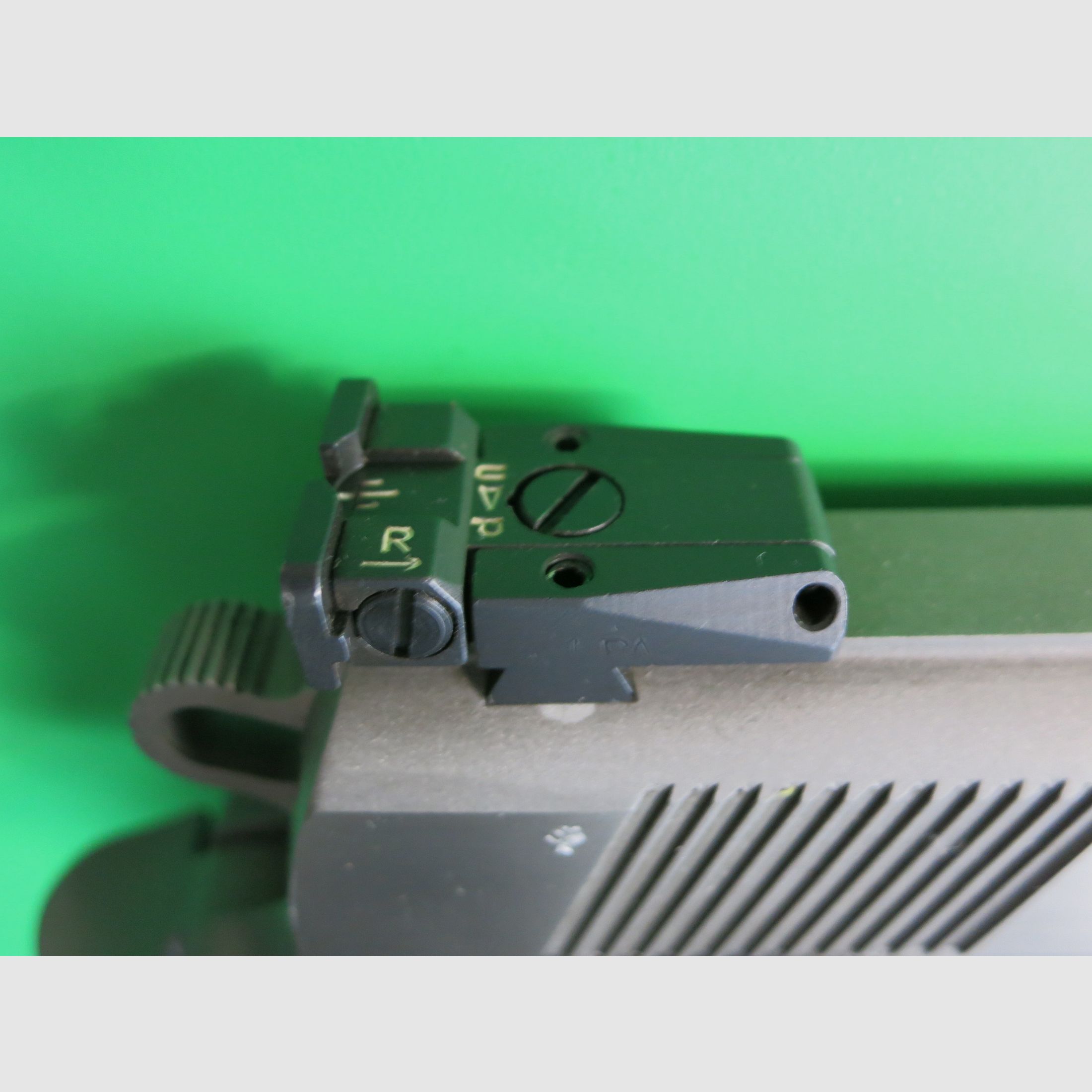 Colt Goverment MK VI Series 80, .45 AUTO, 5" Lauf, Edelstahl (Stainless), Pachmayr-Griff   #18