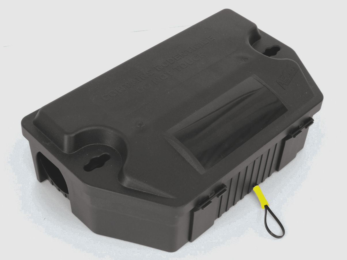 Contrax bait box with rat trap