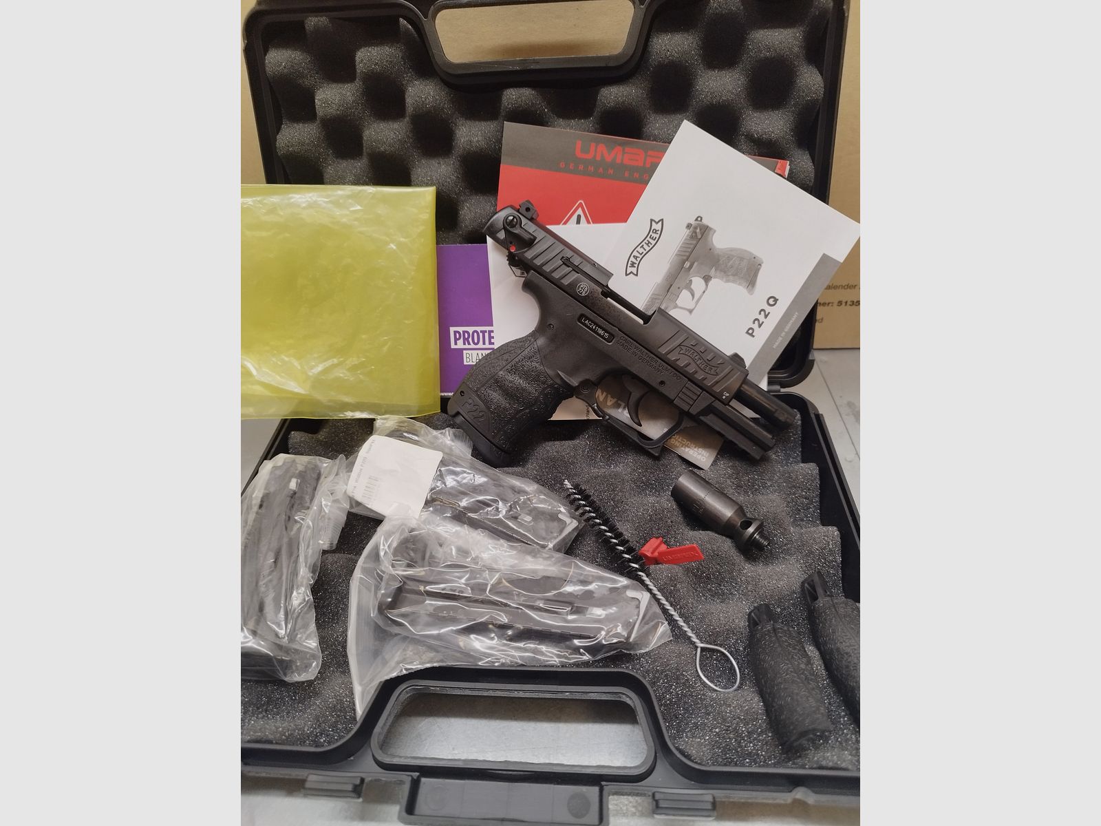 Walther P22Q blued, blank firing 9mm PAK + 3x magazine !!Like new!!