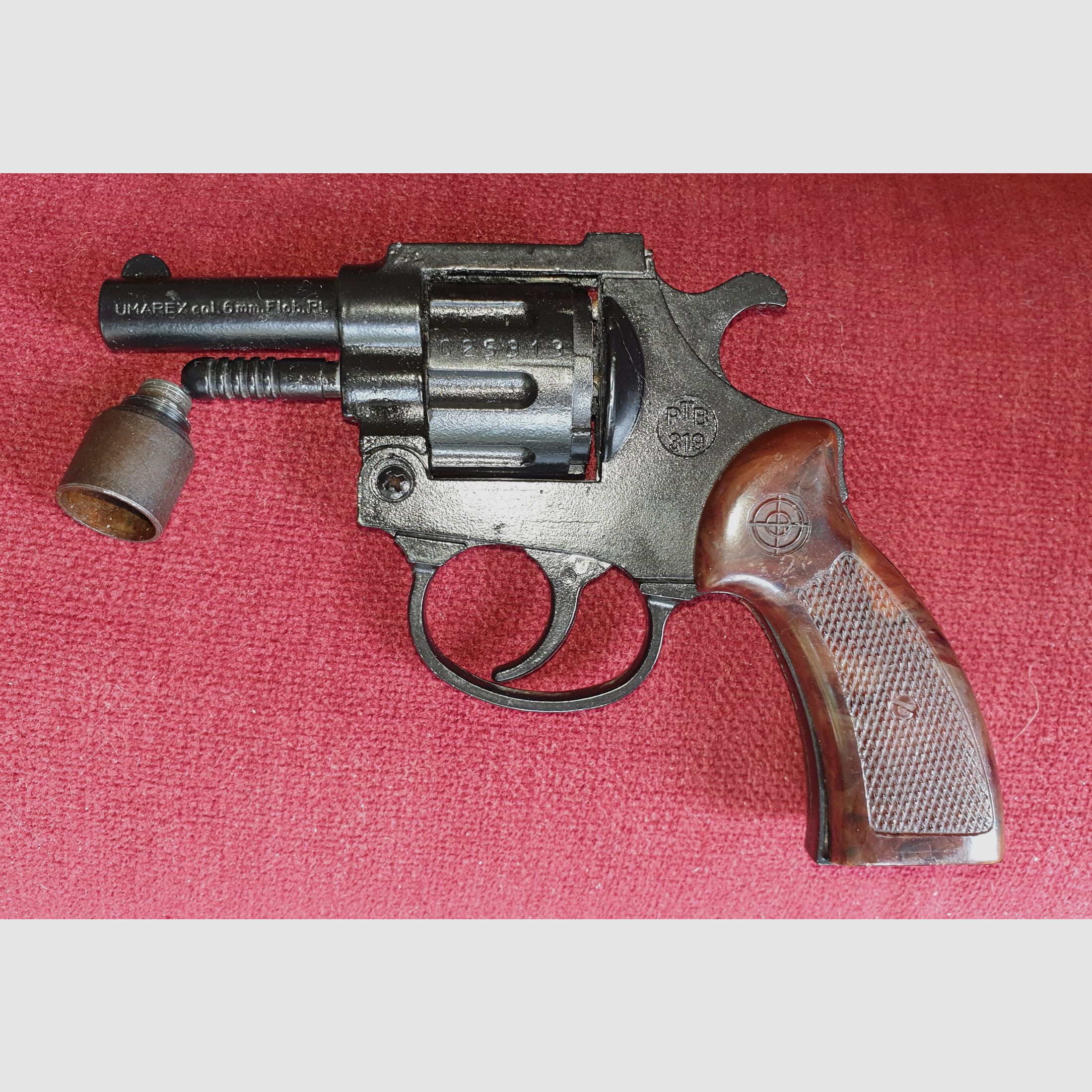 Schreckschussrevolver Im Kaliber 6mm Flobert