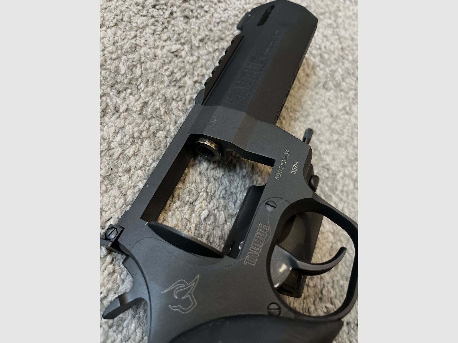 Taurus Raging Hunter