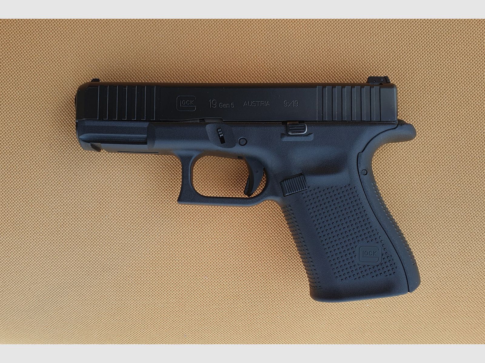 Glock 19 Gen 5 (9 mm) FS mira ajustable