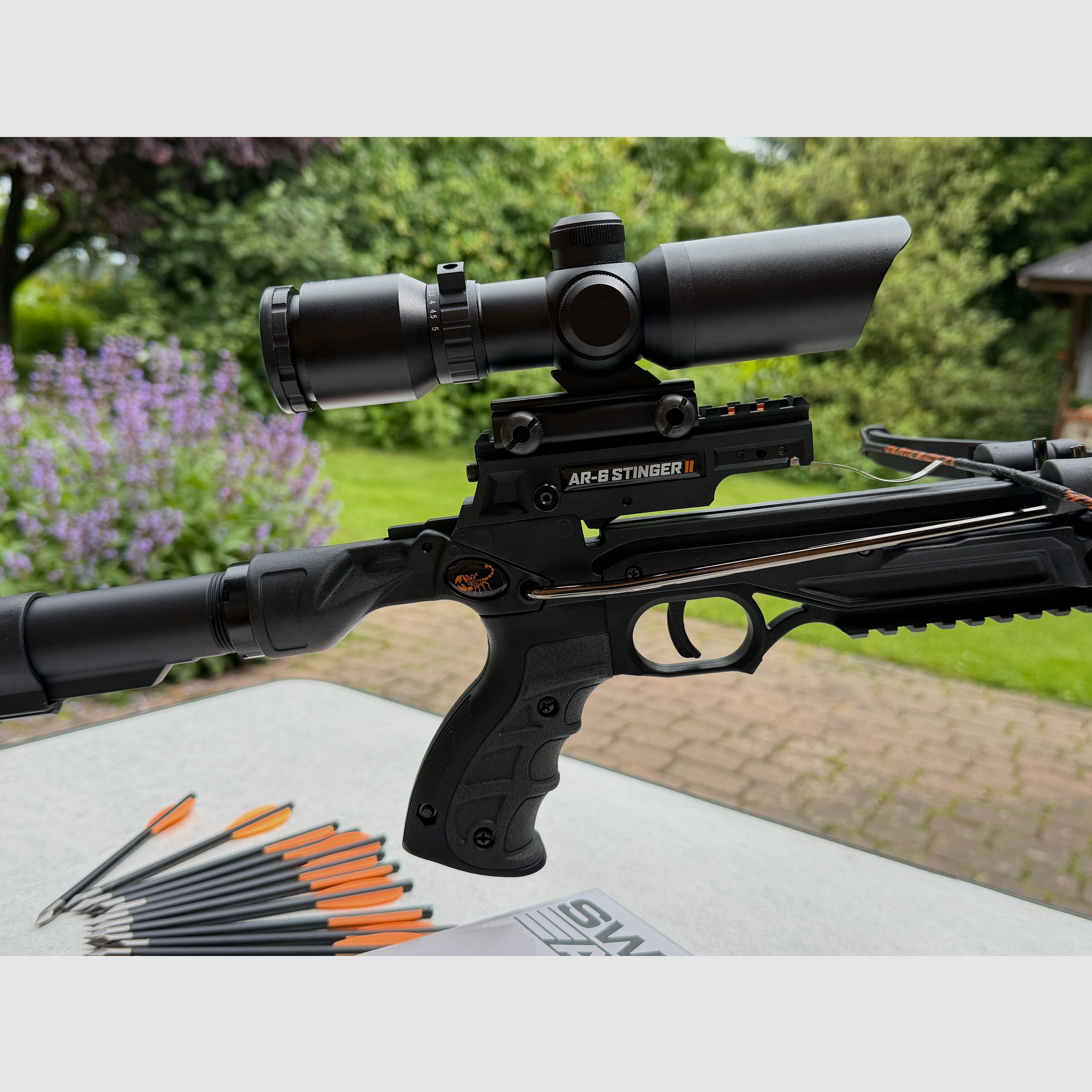 Armbrust Steambow AR-6 Stinger II Survival avec lunette de visée et divers accessoires :