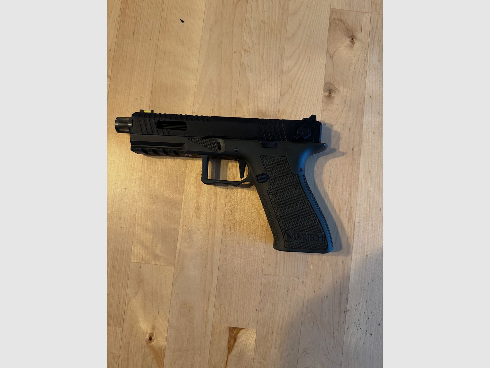 Novritsch SSP18 GBB Grün + Zubehör