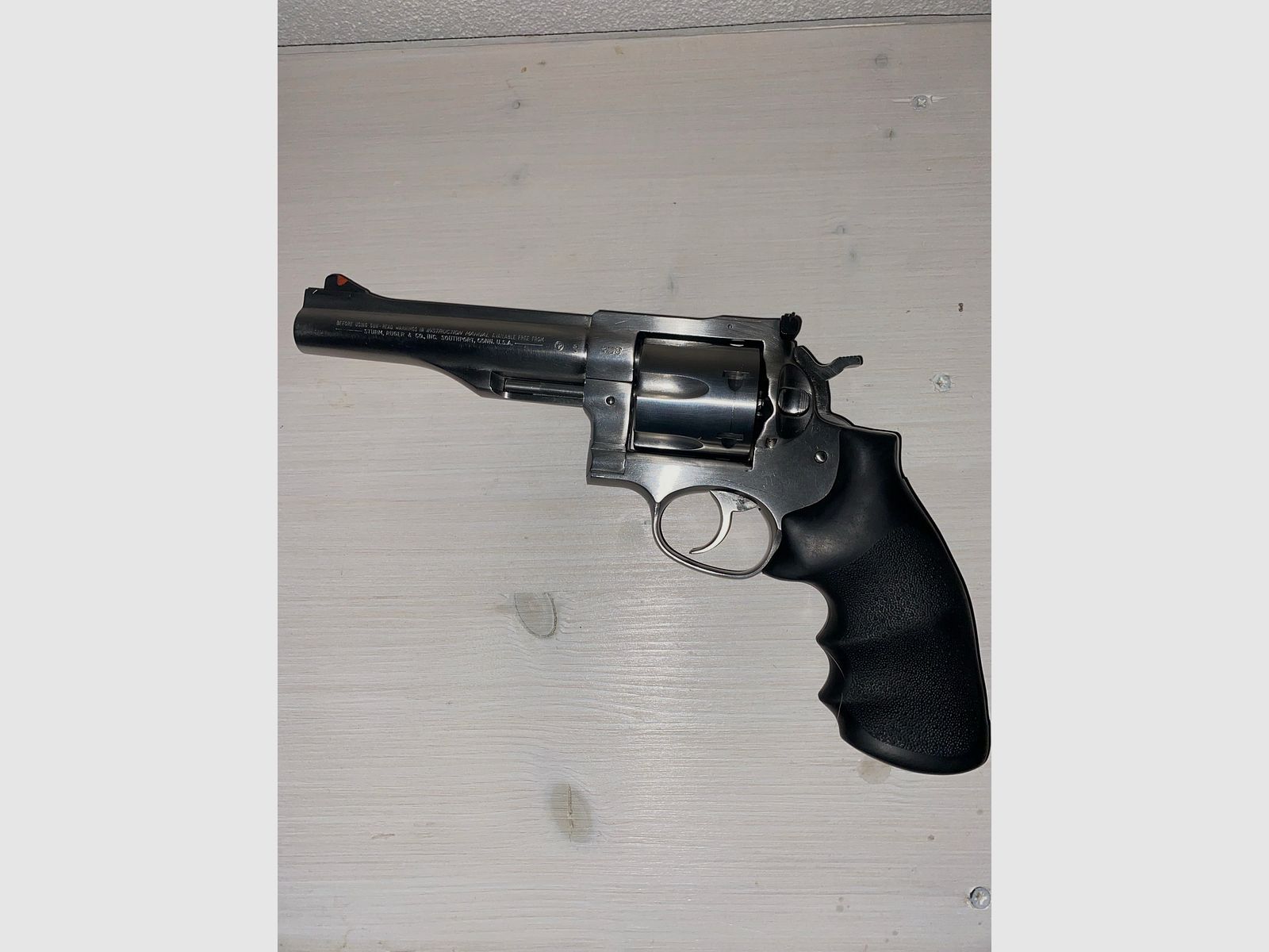 Revolver Ruger Red Hawk 5,5" cal. 44 mag.
