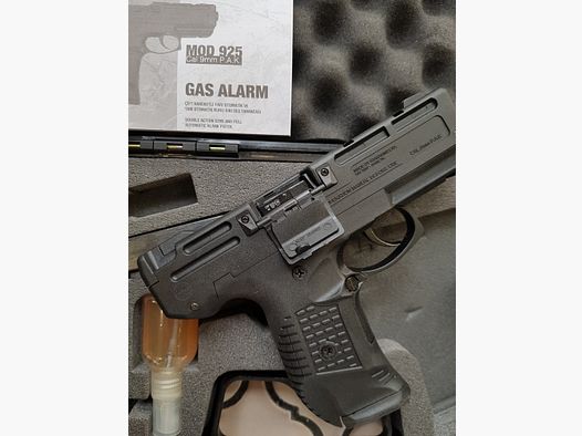Zoraki 925 Black 9mm P.A.K. - Gas Signal, new and unfired.