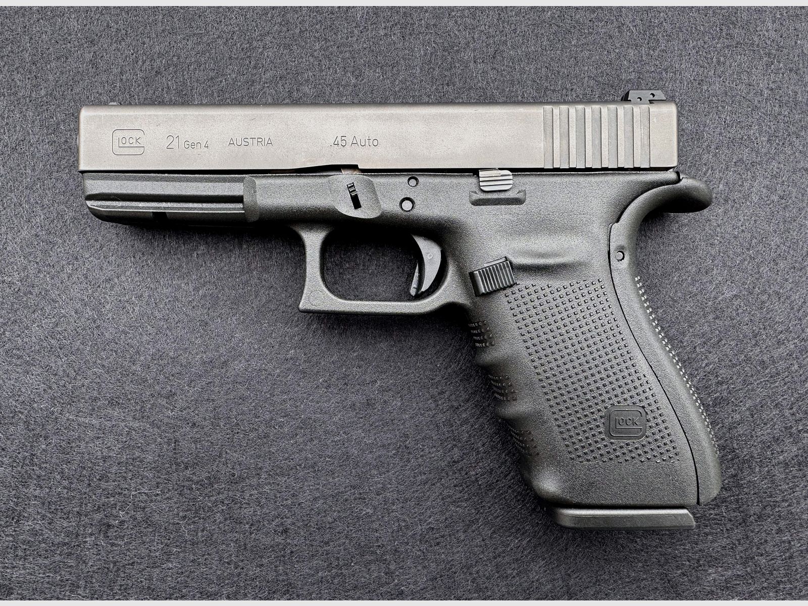 Glock 21 Gen4, .45 ACP – Neukauf beim Händler, nie benutzt