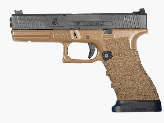 P04 GBB Airsoft Pistole mit Grip Stippling in Tan | Delta Armory