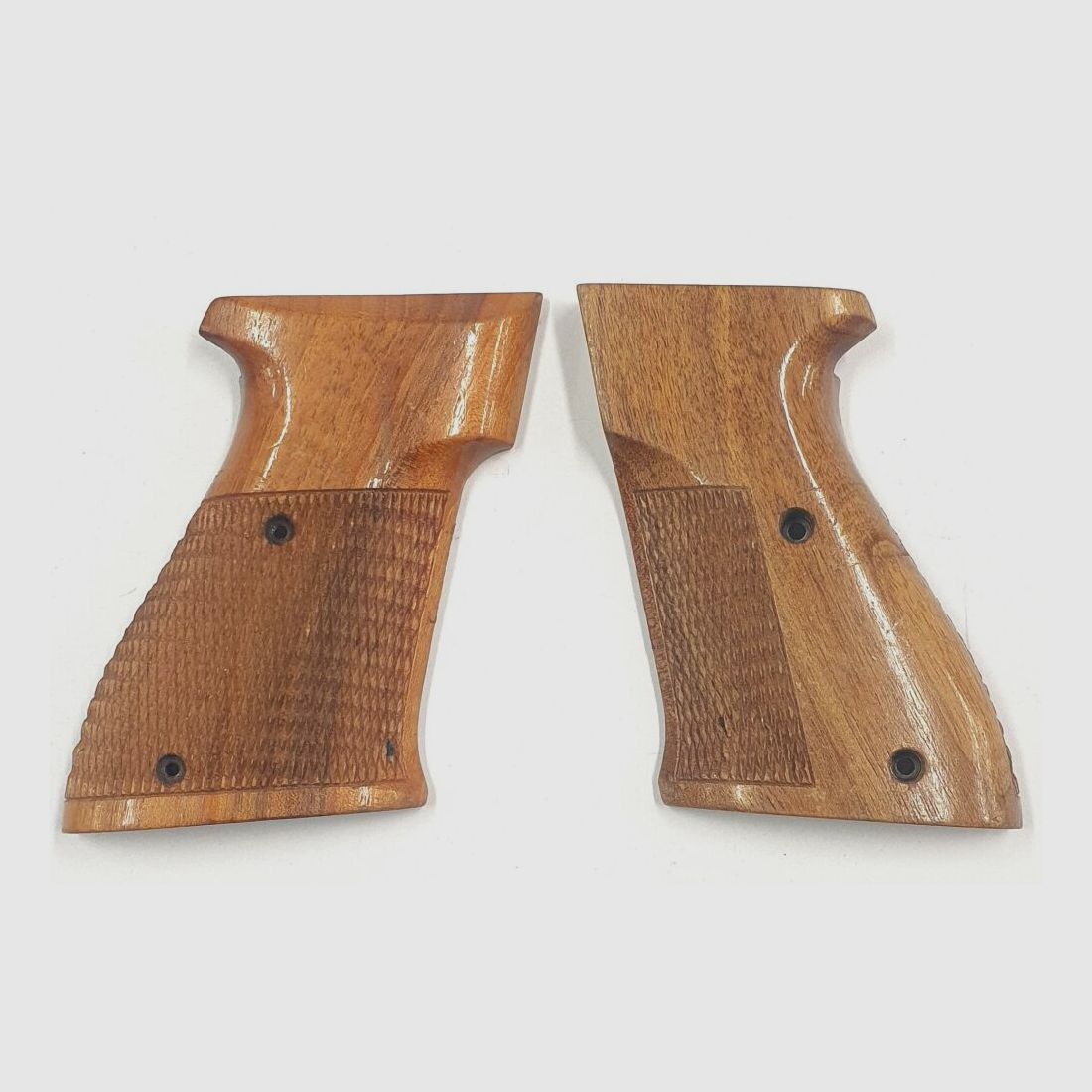 Unbekannt Matchgriffschalen aus Holz