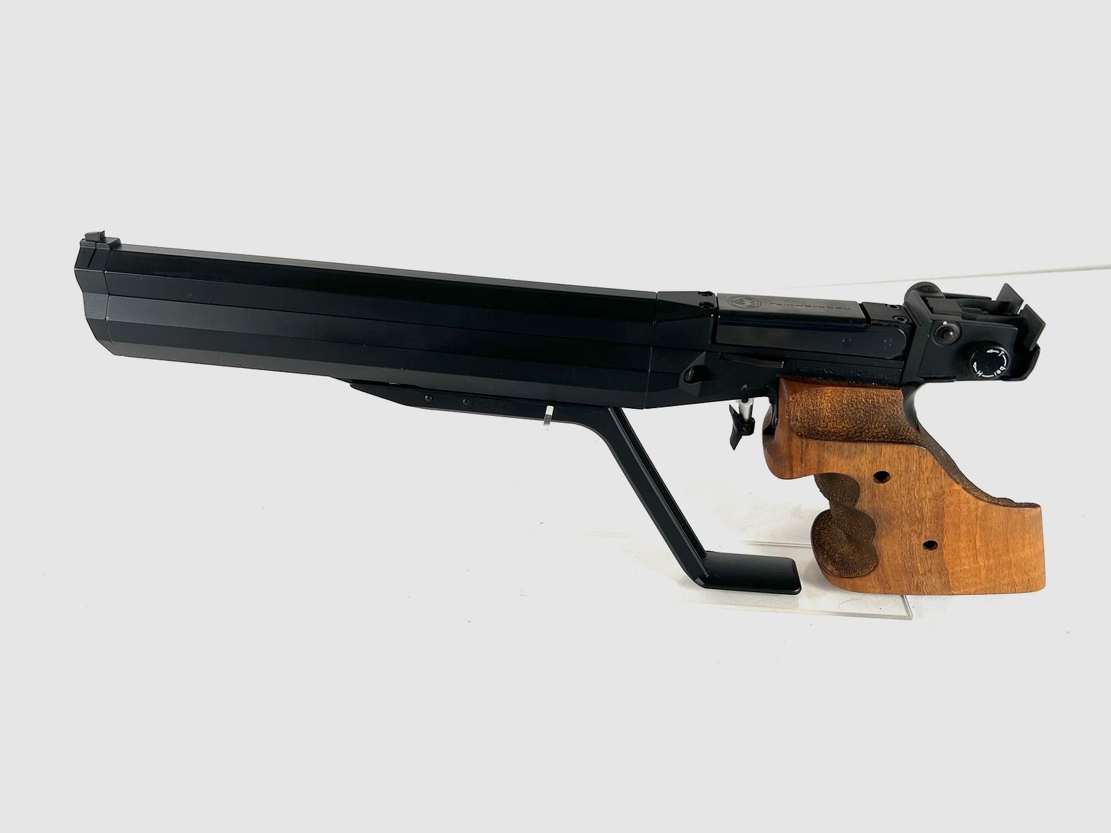 Match-Luftpistole  Feinwerkbau, Modell 100