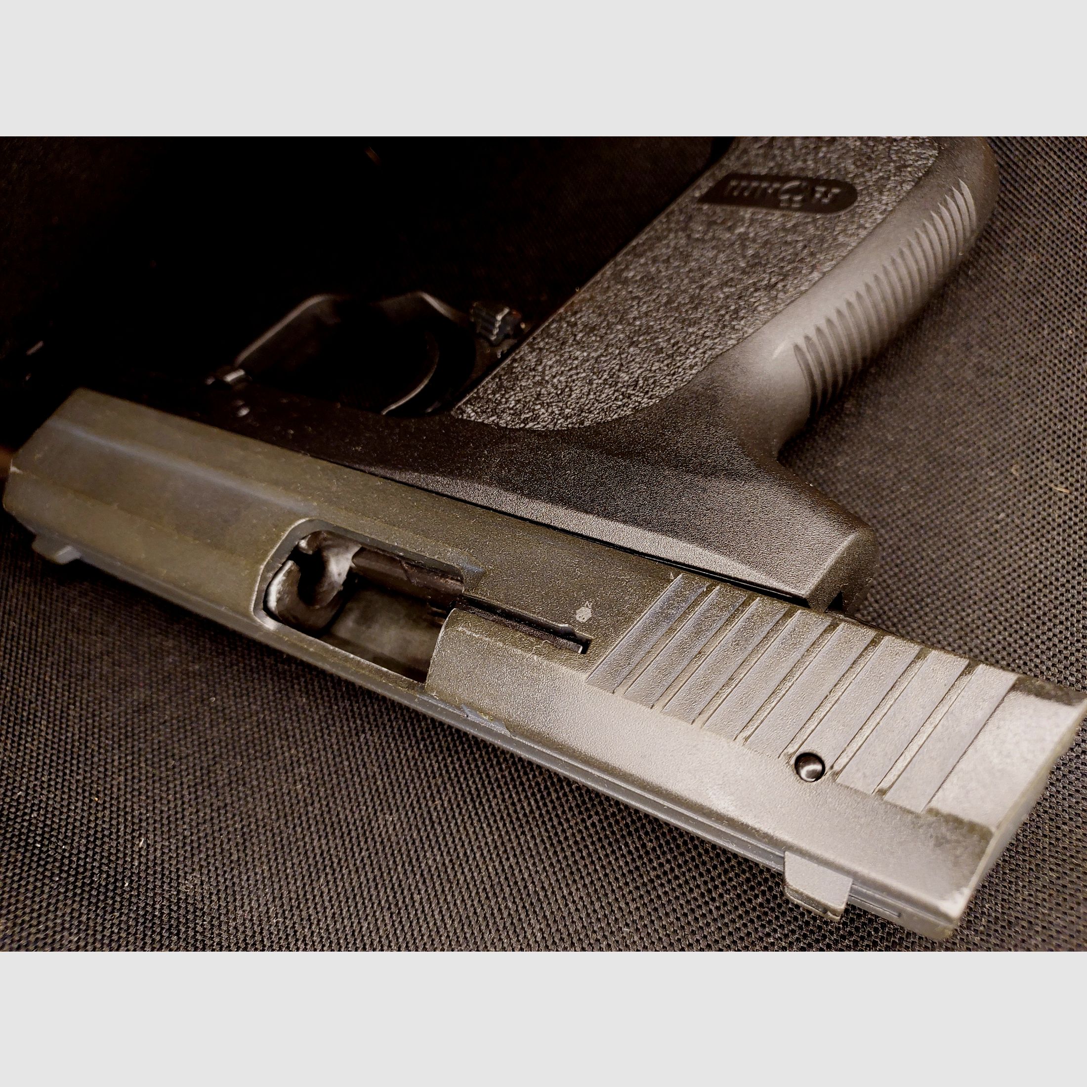 Röhm RG96 Schreckschuss Pistole brüniert (PTB 699) RG 96 mit 3 Magazinen