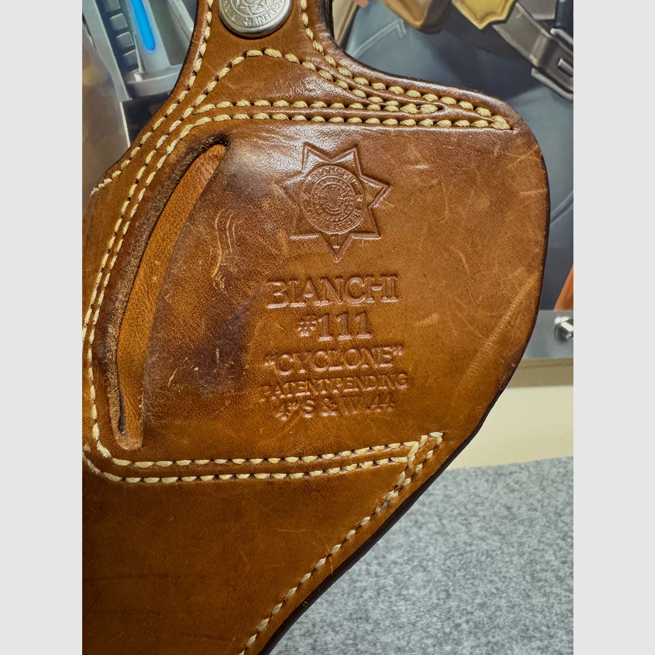 Holster en cuir Bianchi Cyclone pour S&W 4", cal. 44