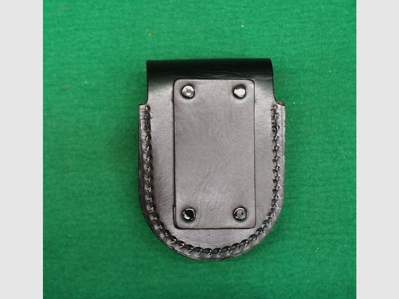 Unknown handcuff case, leather pouch