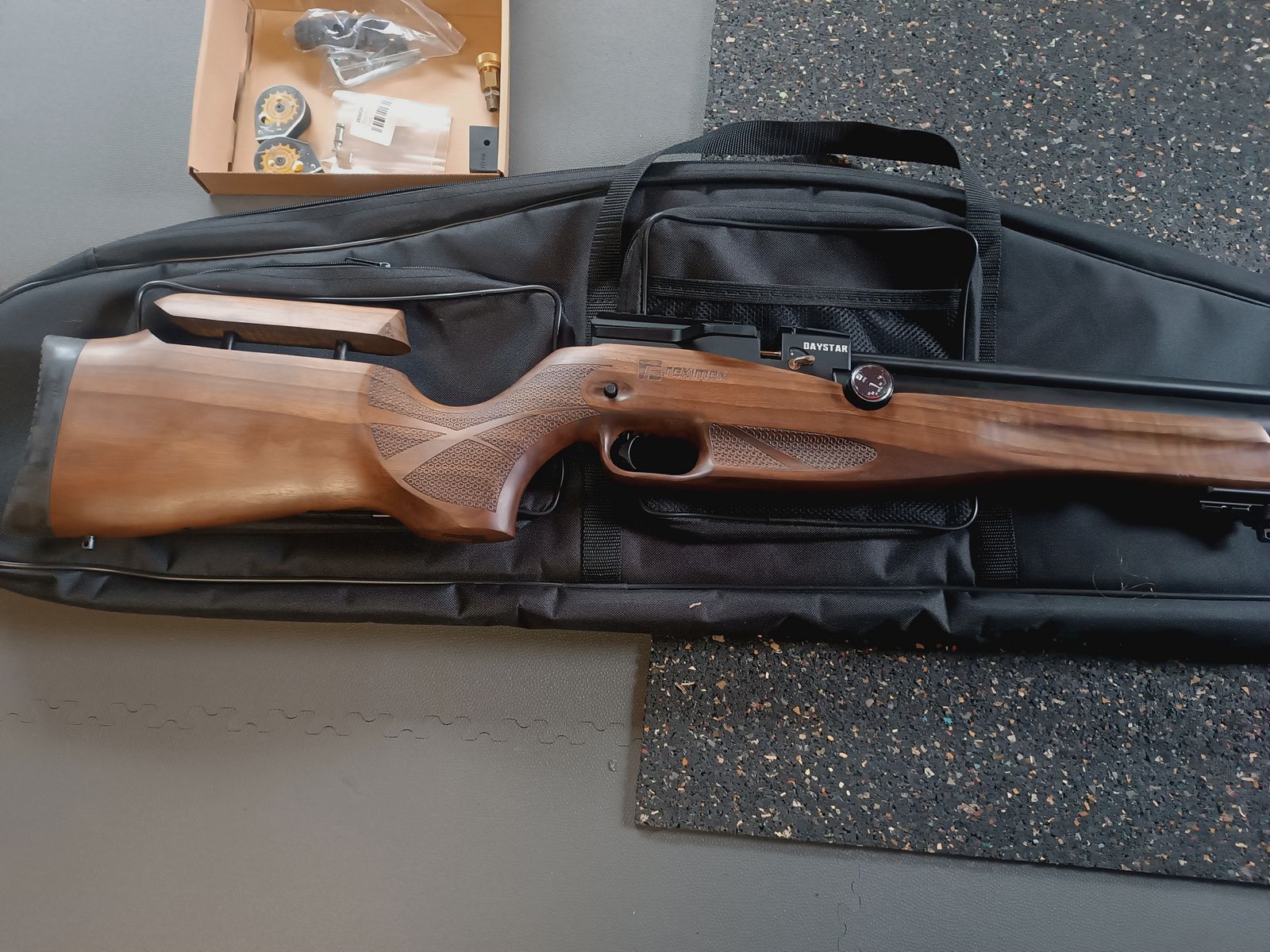 Reximex Daystar PCP-Fusil à air comprimé 4,5mm – Élégante crosse en noyer (marque F, comme neuf)