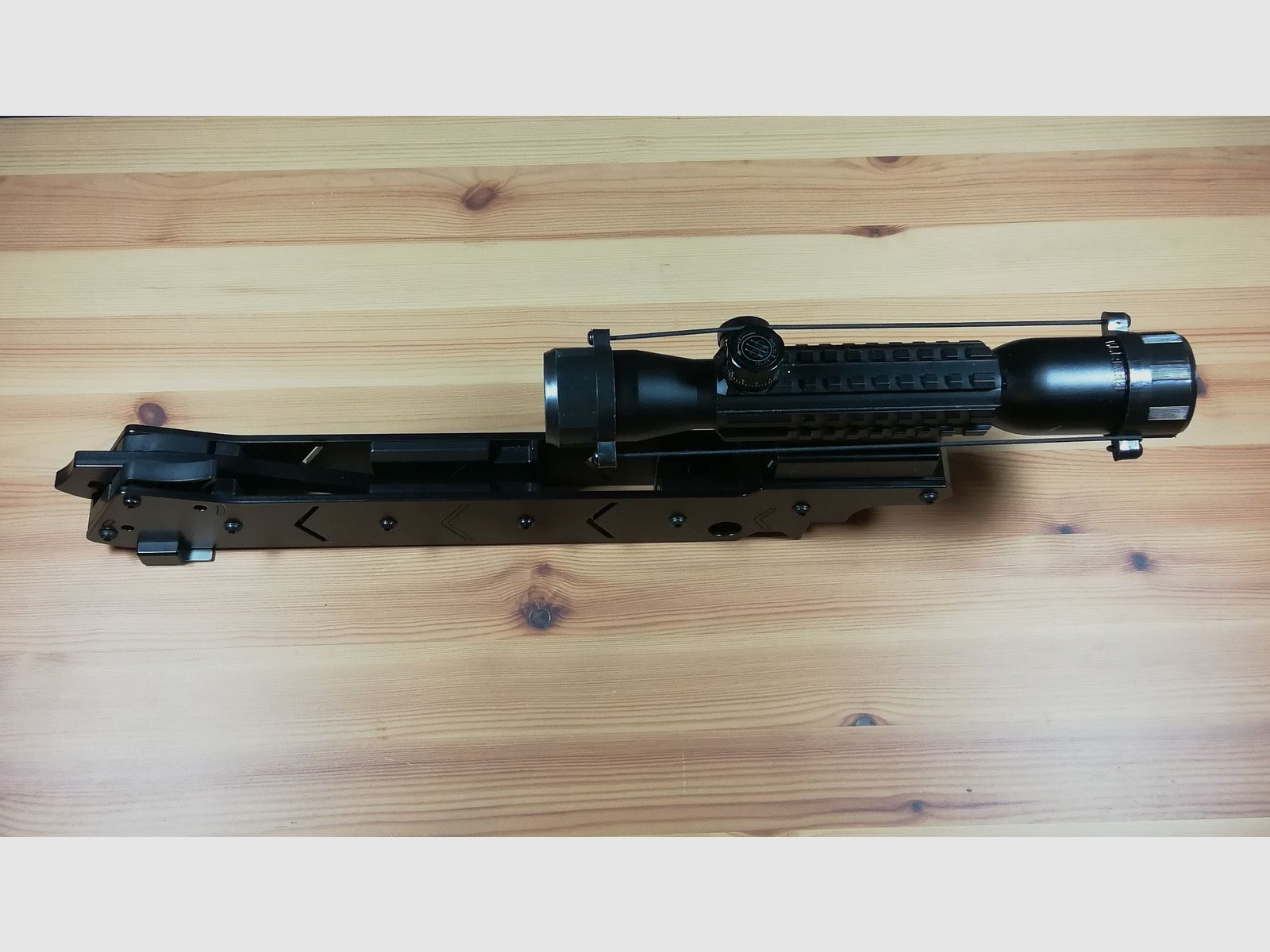 ADDER COBRA SYSTEM 130 LBS + 7 SCHUSS POLYMER MAGAZIN + 7 SCHUSS METALL MAGAZIN + OPTIK 3-10x42 Gr/Ro Bel & BERETTA 4x32 + METALL STANDBEIN