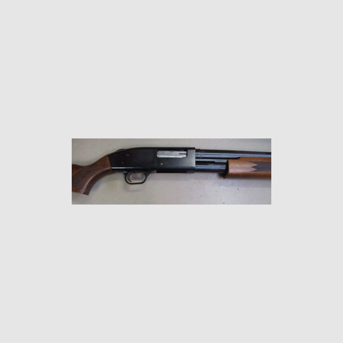 Vorderschaftrepetierflinte Gänseflinte Mossberg extra lang 12/76 VRF