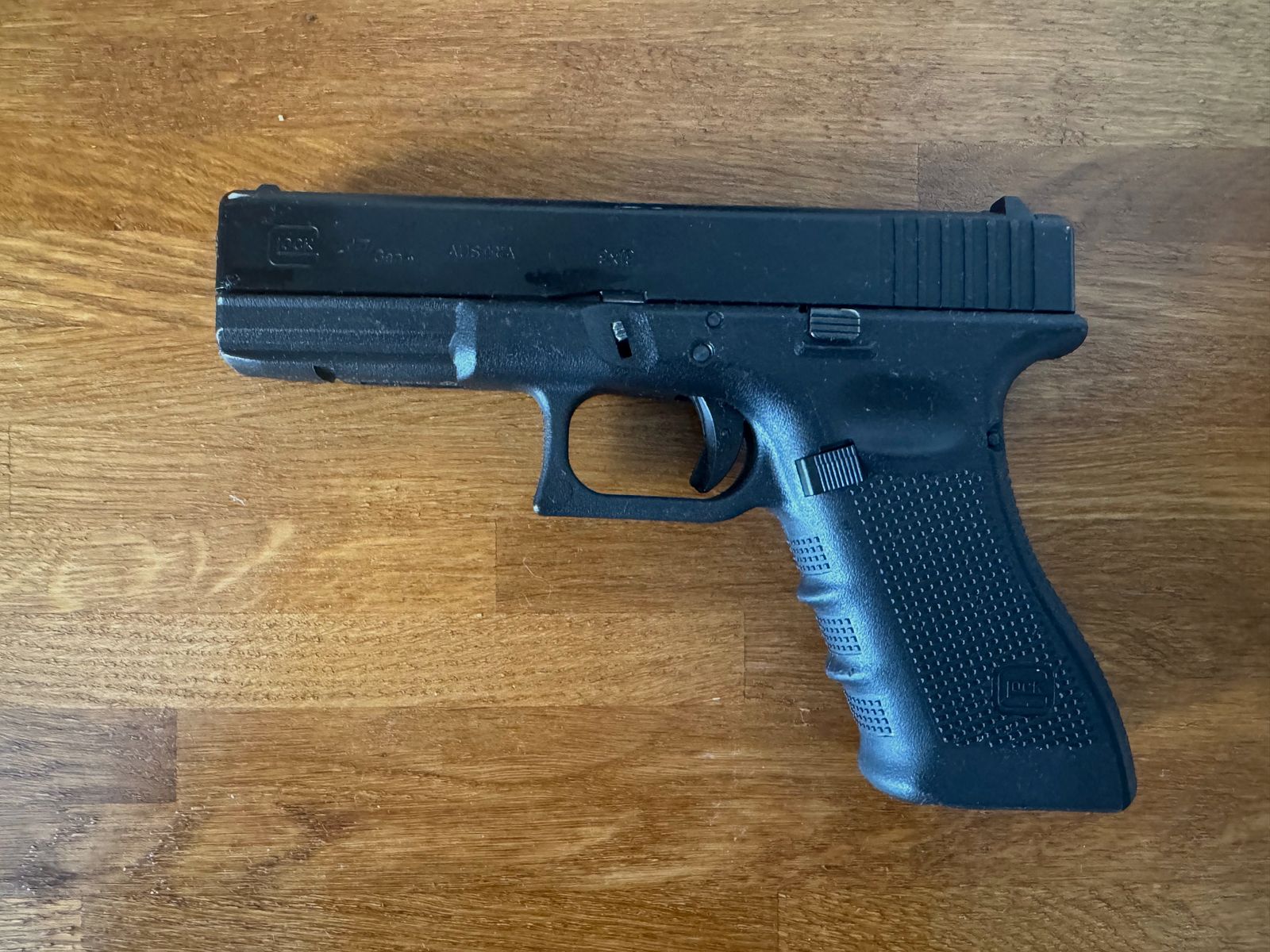 VFC Glock 17 GBB Gen 4 – Top Zustand – inkl. 3 Magazine & OVP 