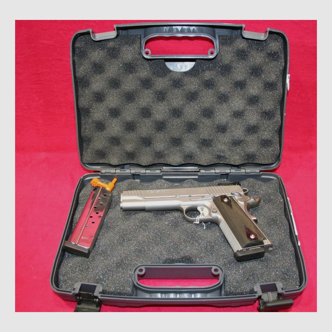 SigSauer Modèle 1911, image 1 sur 3