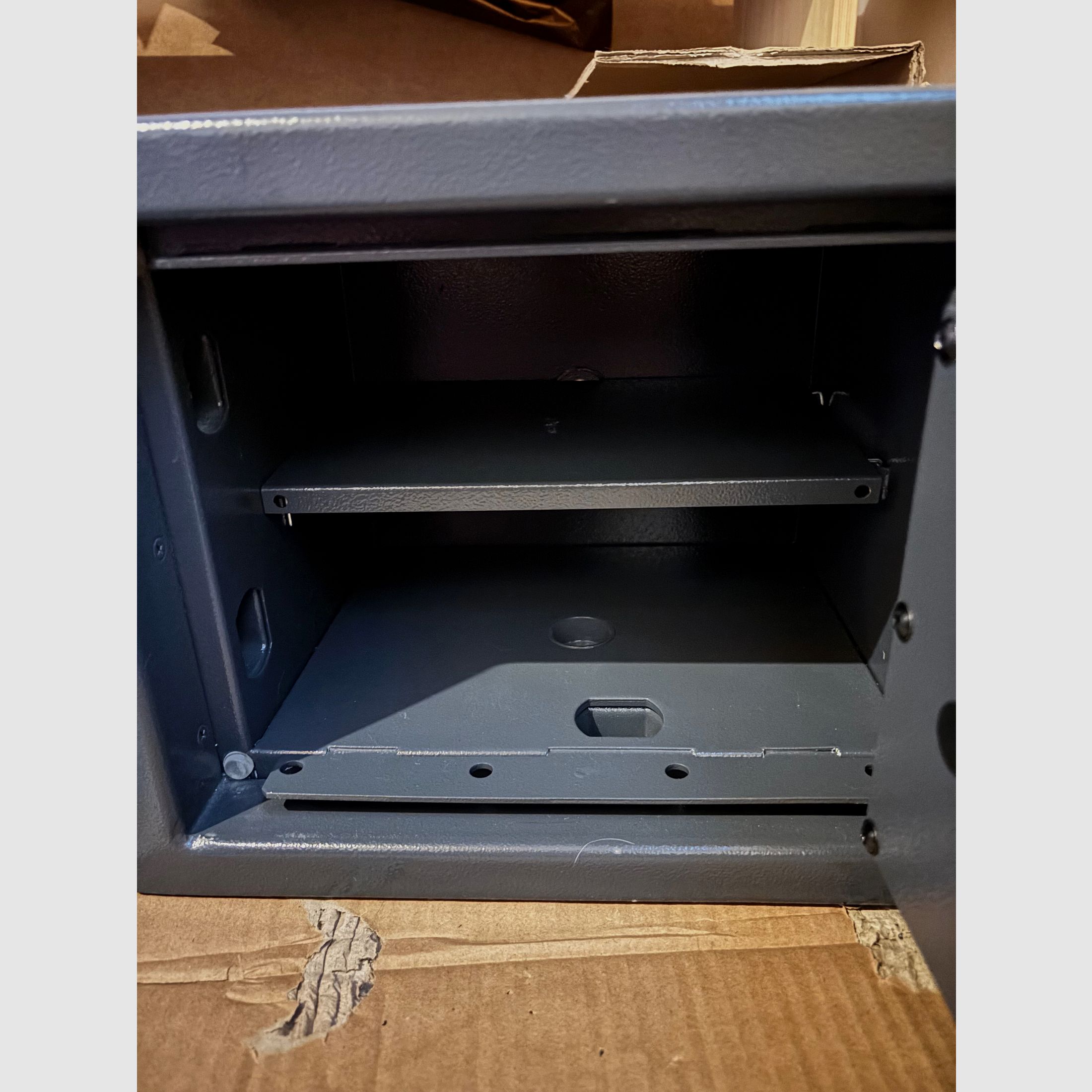 Armero de pistolas Format KWT 800 ELO – Nuevo / Sin usar