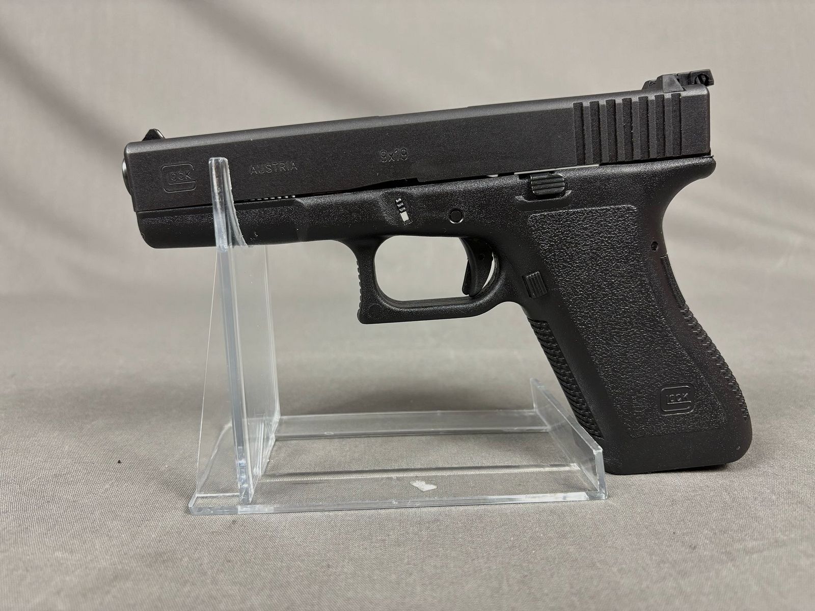 Glock 17 Gen. 2 9mm Luger