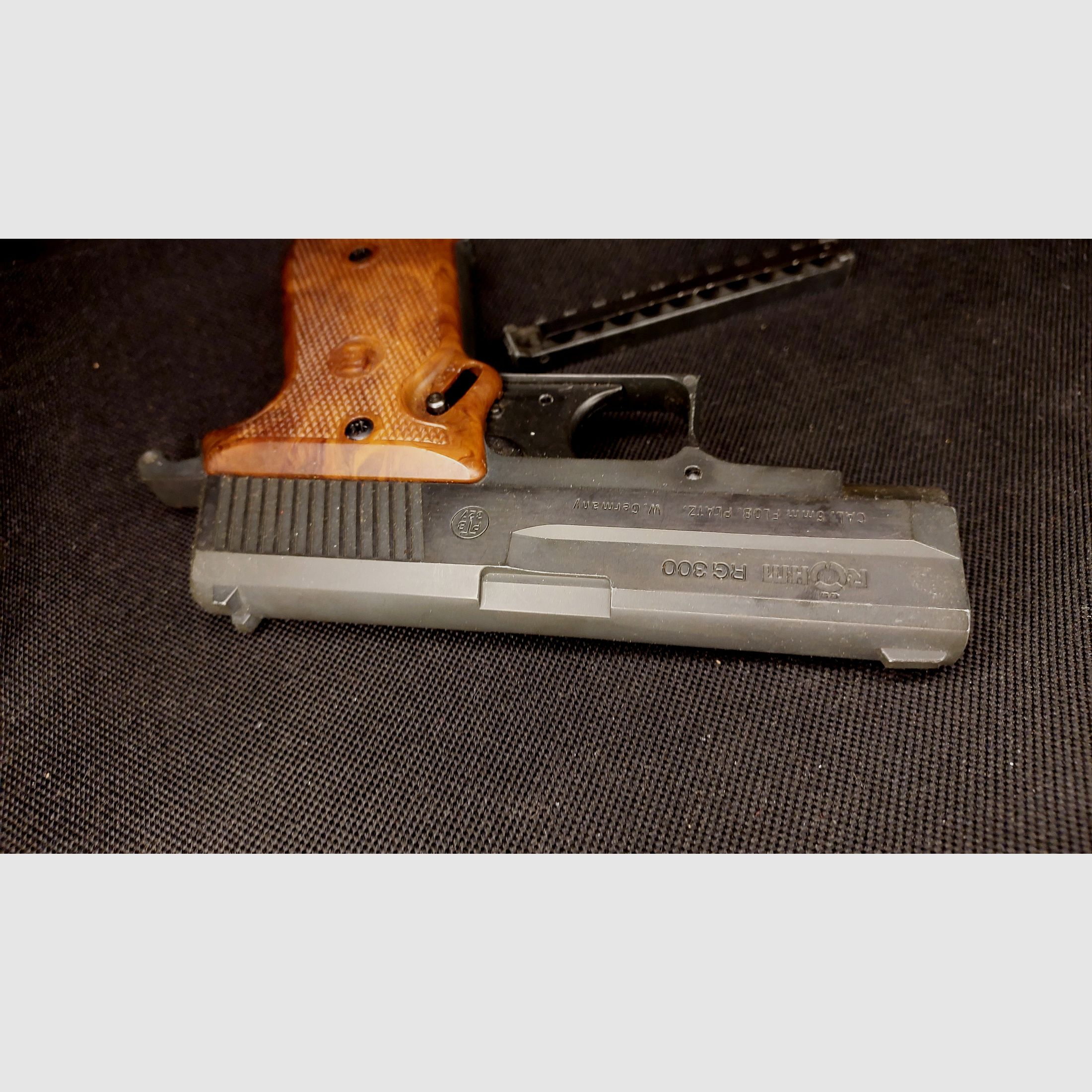 Röhm RG300 (RG 300) Schreckschuss Pistole Kal. 6mm Flobert (PTB 327)