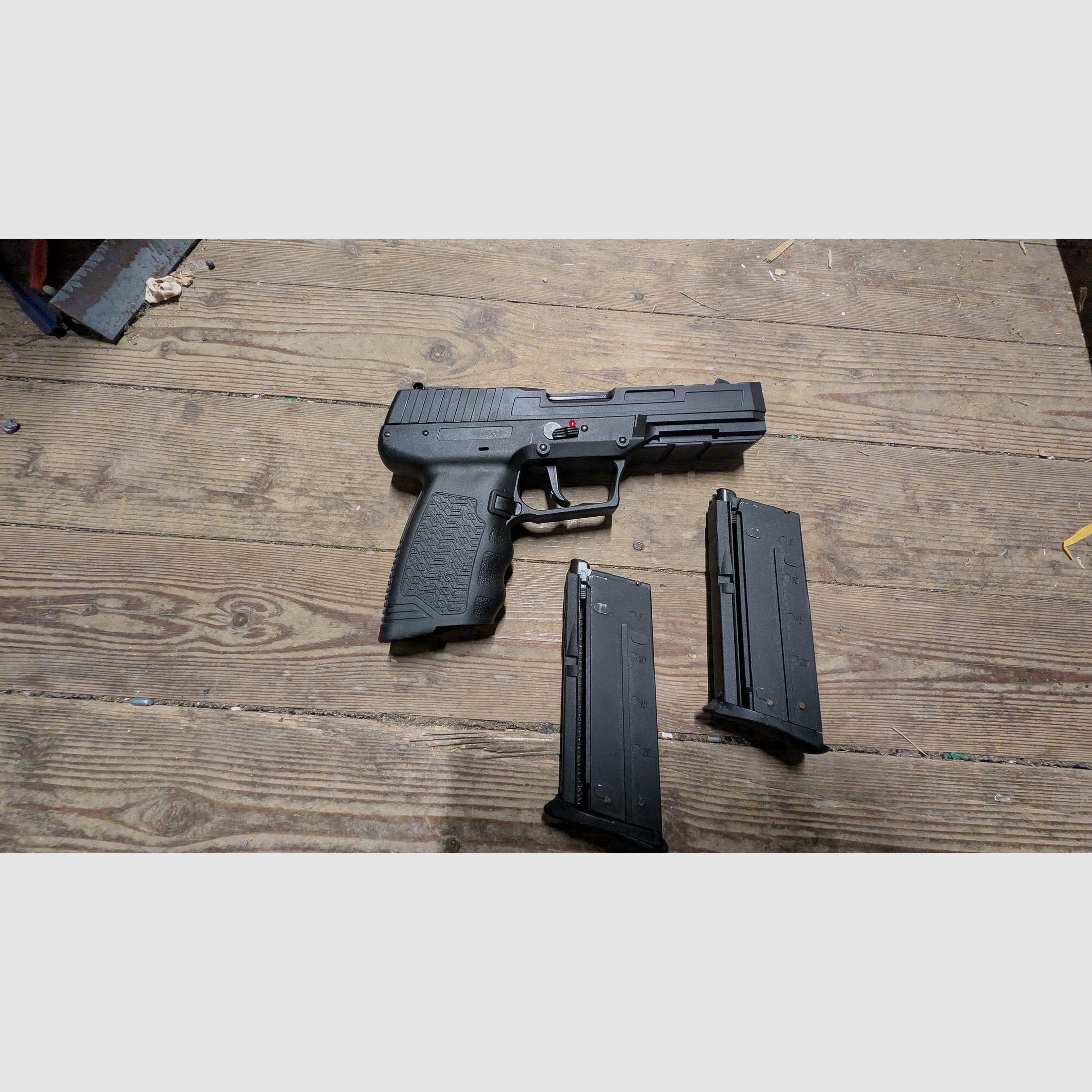 Pistola Airsoft "Maverick" nel design FN 5-7
