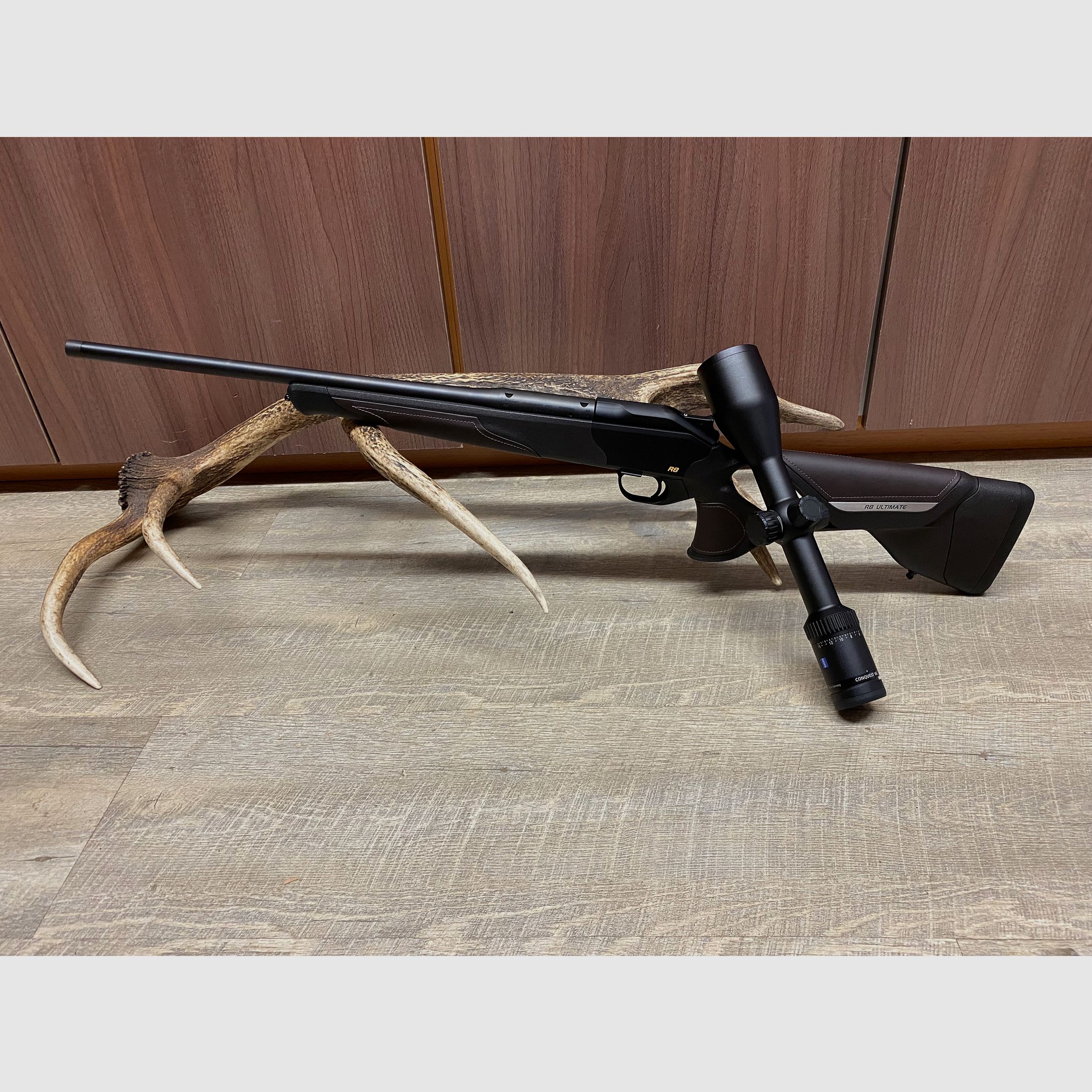 Blaser R8 Ultimate Leather, con Zeiss Conquest V6 2,5-15x56 M
