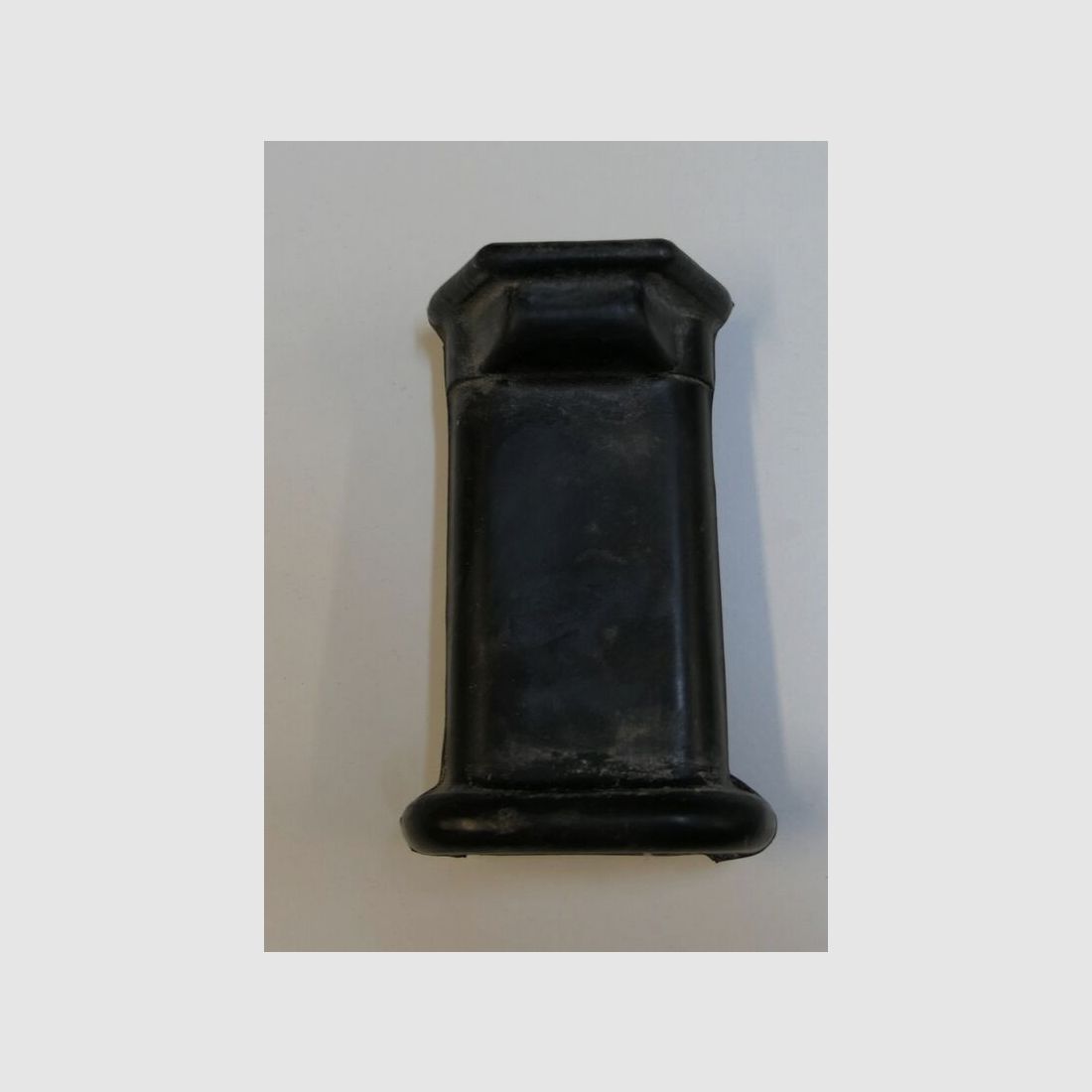 originale DDR NVA AK 47 impugnatura in gomma per fodero baionetta [ 83 ] mai usato, nuovo per AK47, 7,62x39