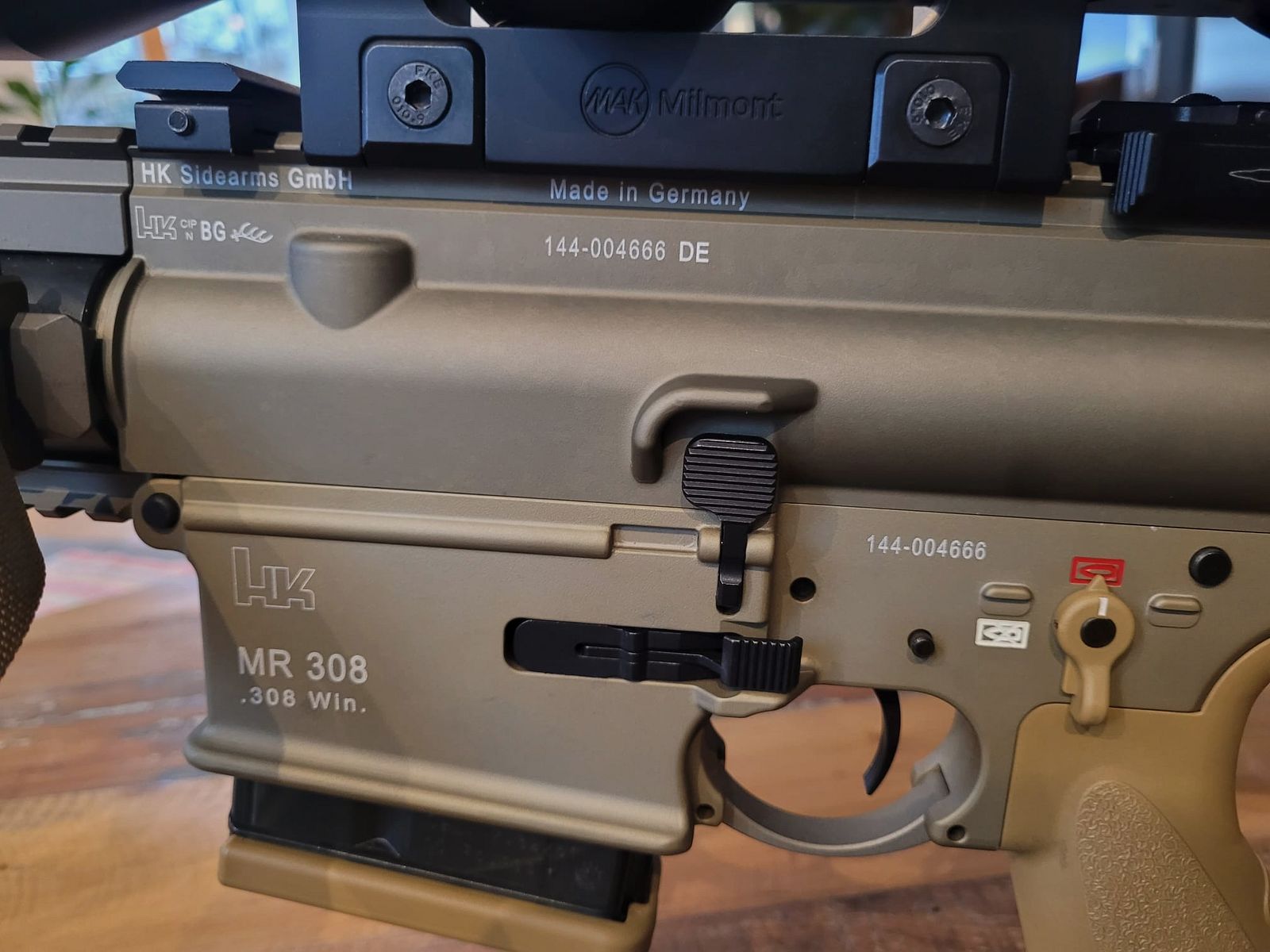 H&K .308 carabine semi-automatique Mod. MR308A3 (RAL8000) 20 avec accessoires G28 10 coups magasin et Schmidt & Bender 3-20x50 PMII Ultra Court & divers accessoires