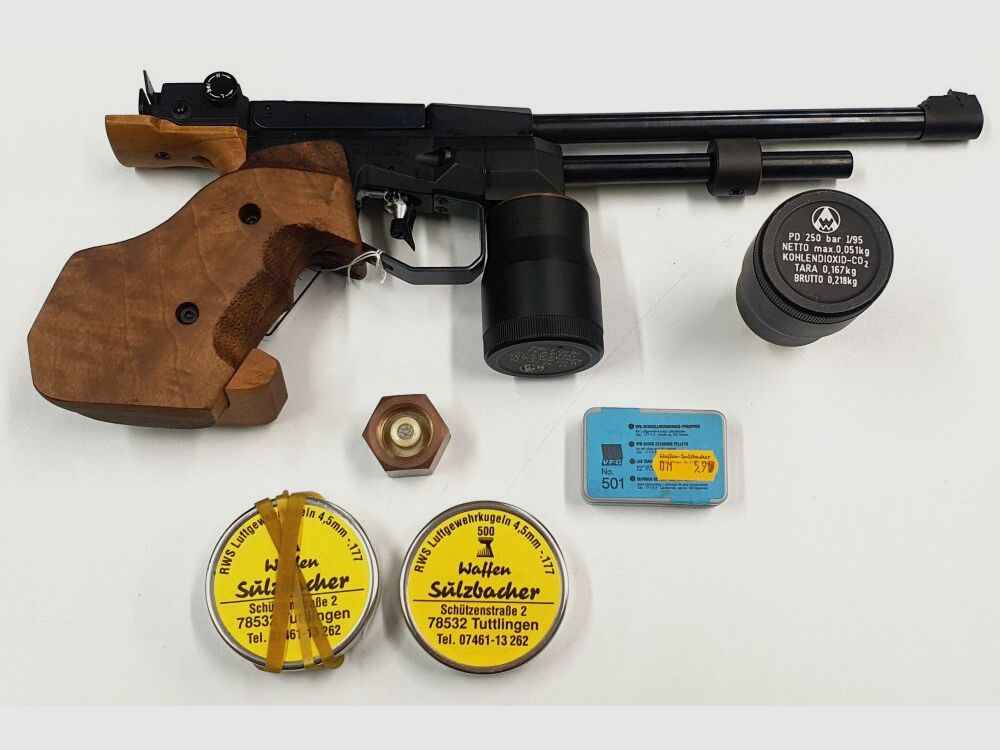 Pistola CO2 Feinwerkbau Mod. C25 calibre 4,5mm diabolo, F en pentágono con maletín y accesorios, izquierda