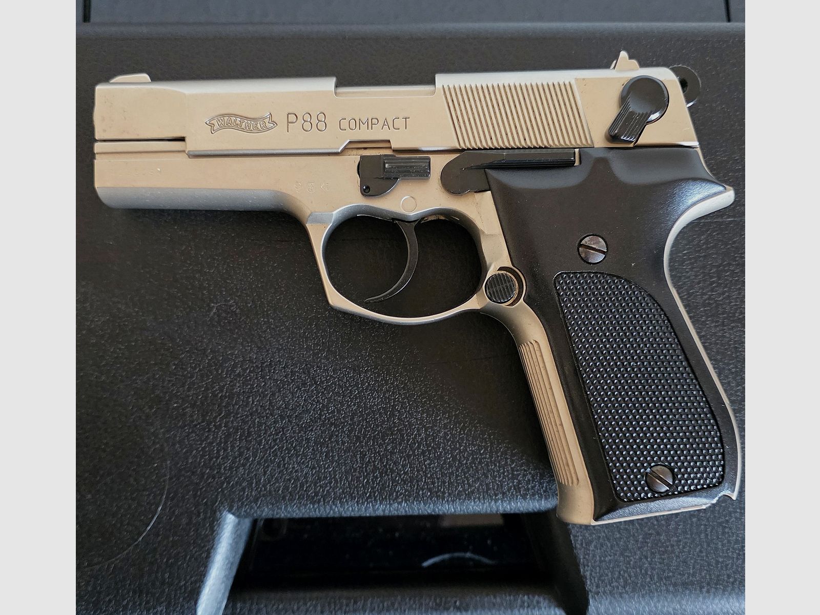 Walther P88 Vernickelt P.A.K.