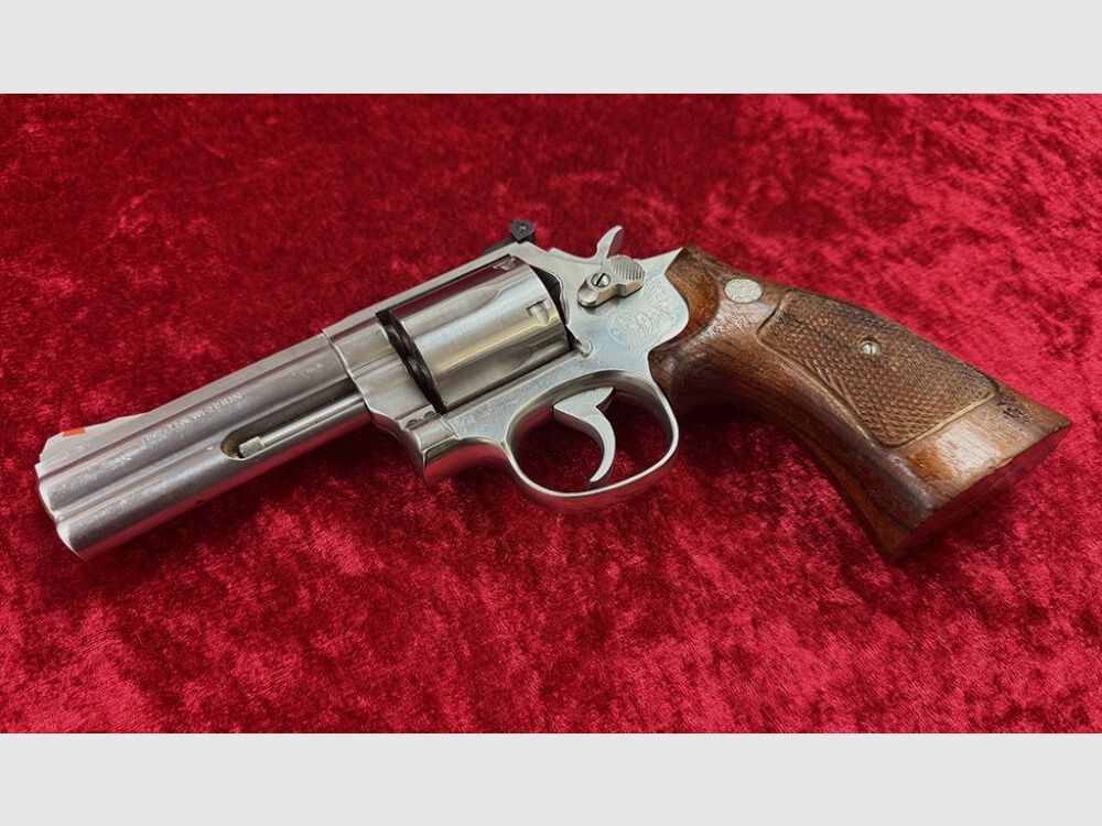Smith & Wesson 686