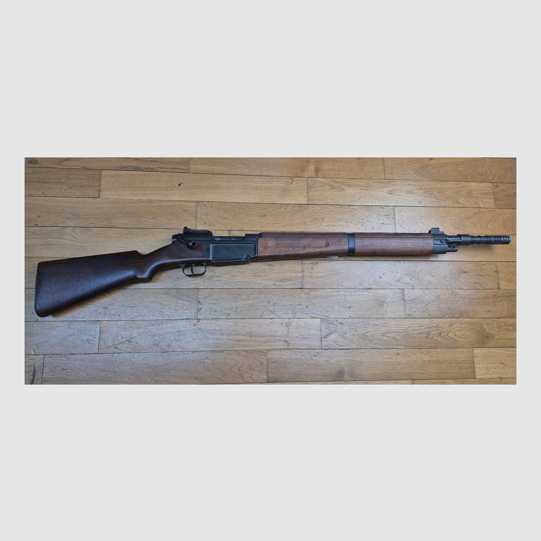 Transitoire Mas 36 mit Visierung des Mas 36-51 - Mono-Nummer Holz, Magazin, Gehäuse, Lauf – Stille Kammer – Originalkaliber 7.5 MAS – Mechanik und Holz in TBE – Wunderschöner Lauf – Waffe aus dem Jahr 1954 – Höchstwahrscheinlich Mas 36 LG 48 umgebaut auf Standard 36-51 – Interessante und wenig verbreitete Variante! – TBE+, Bild 2 von 28