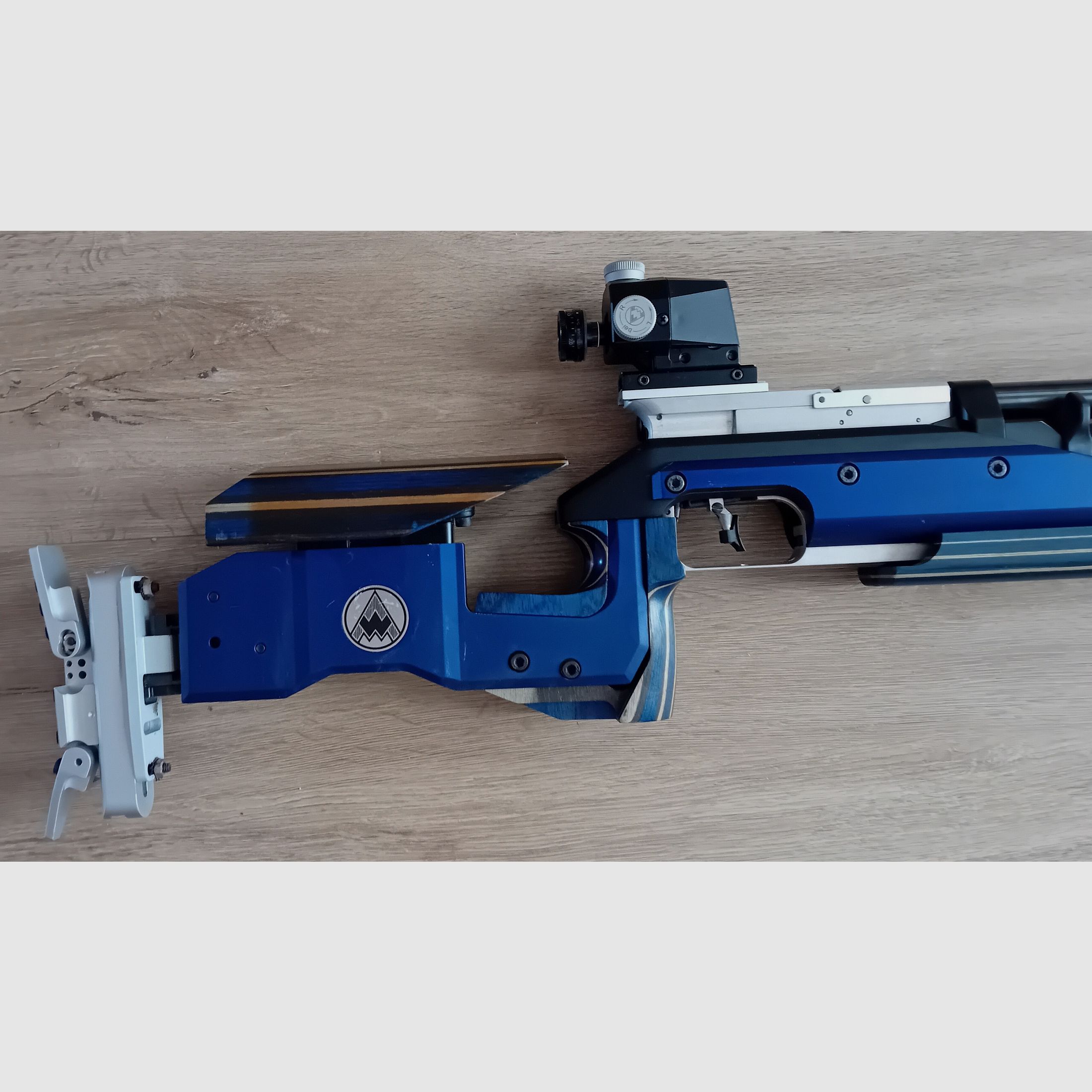 Press - Luftgewehr Feinwerkbau P 70 ALU - Links - Schaft