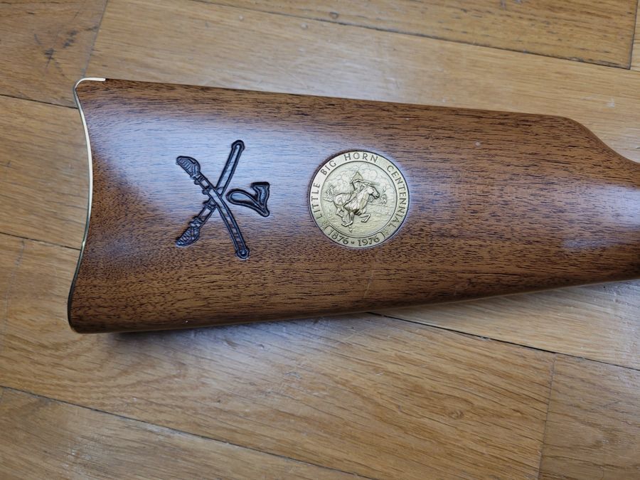 Mooie Winchester Commemorative – "Little Big Horn" – slechts 11000 geproduceerd – Originele doos – 44-40 Win – Perfecte staat, afbeelding 10 van 23