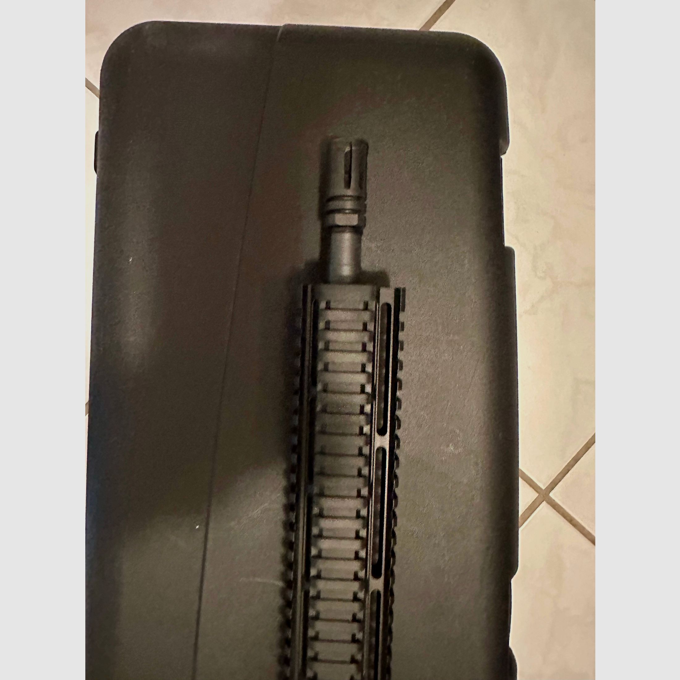 Vendo carabina semiautomática en estado casi nuevo de Hera Arms The 15th