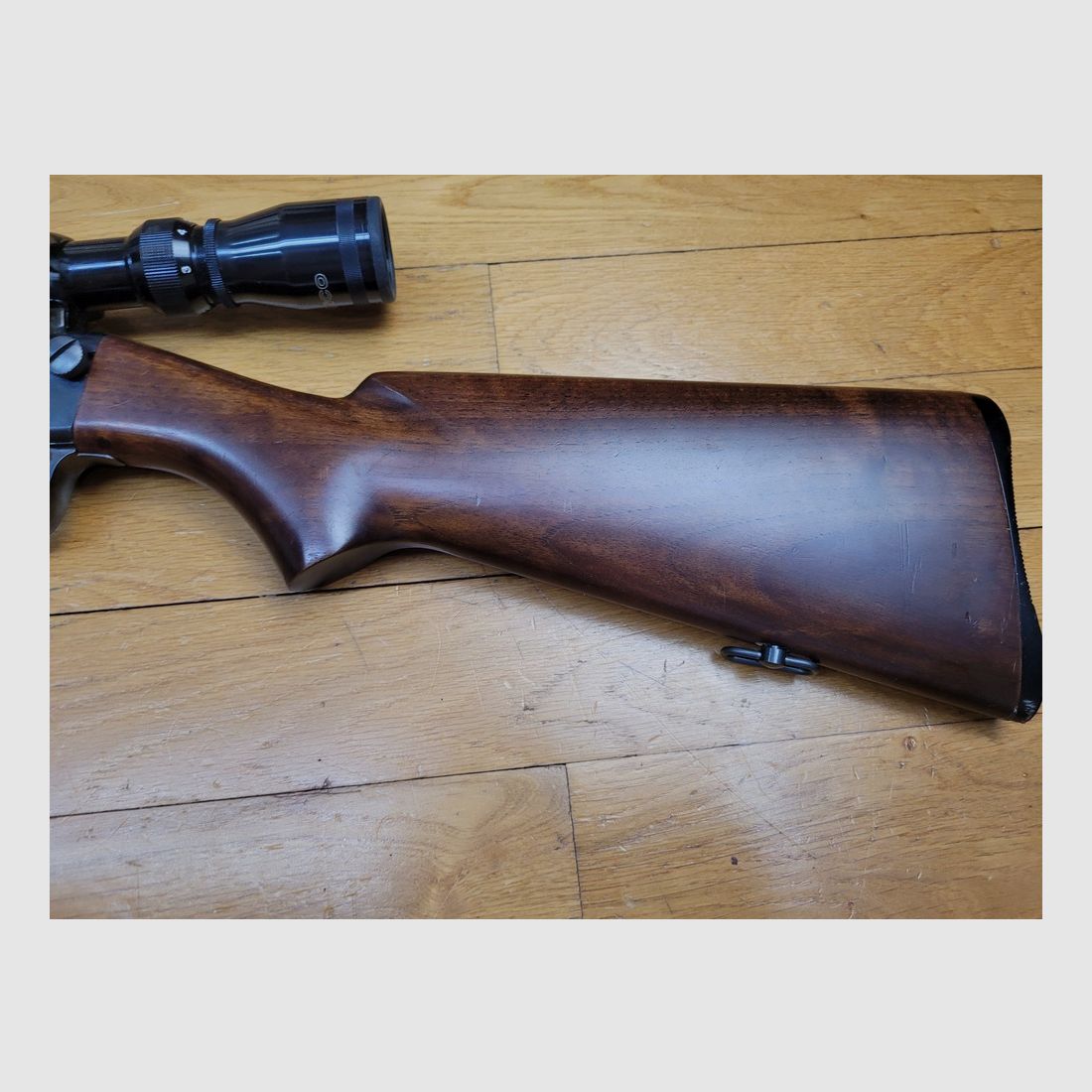 Sehr schöne Selbstladebüchse Unique – Modell X51 Bis – Kal. 22LR – Magazin 10 Schuss – Tasco 3-8 x32 Zielfernrohr „Made in Japan“! – TBE ++, Bild 3 von 23
