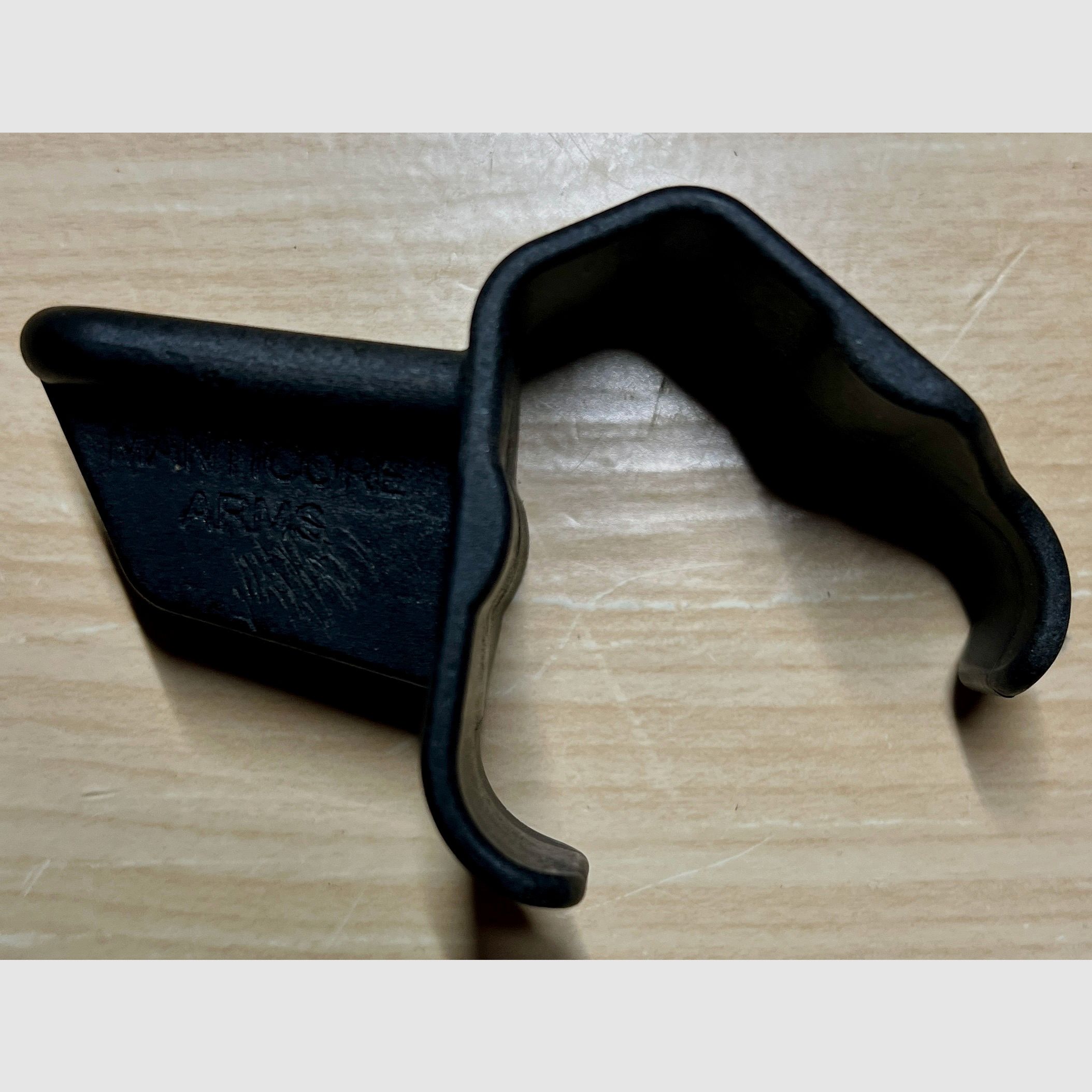 Manticore Arms Brass Buster — Deflettore per ottone per Steyr AUG / Cloni AUG, immagine 1 di 2