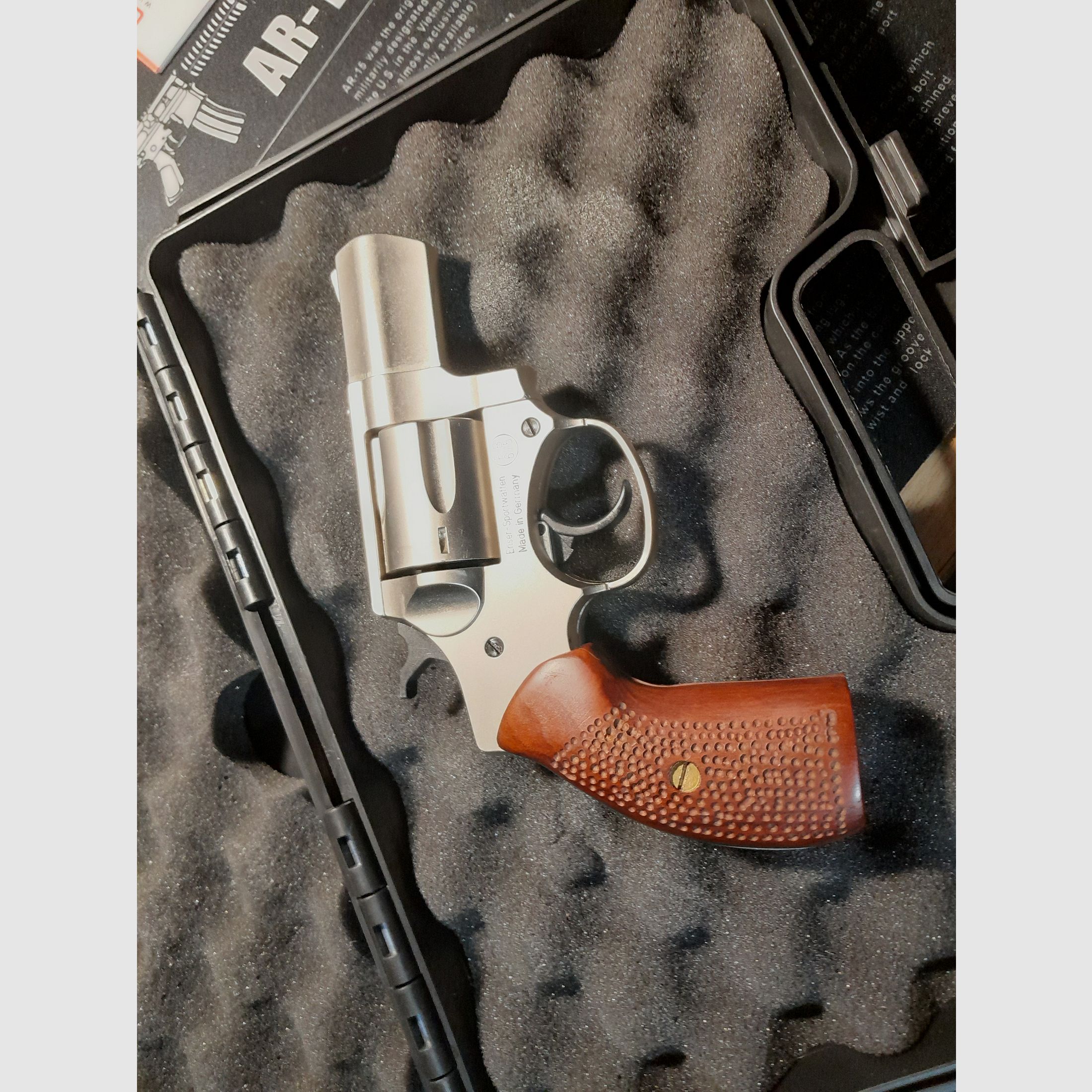 IWG Courier Revolver