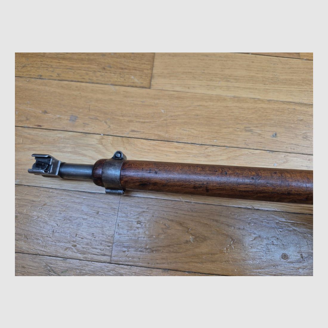 Schöner Schweizer Karabiner K31 - Original Kal. 7.5×55 - Sehr schöner Buchen-Schaft - Ultra weiche und klare Mechanik - Exzellenter Abzug - Sehr schöner Lauf - 100% einheitliche Seriennummer - Prüfbescheinigung vorhanden - Riemen + Laufabdeckung + 1 Clip als Bonus! - Die Schweizer Qualität - TBE+, Bild 19 von 25