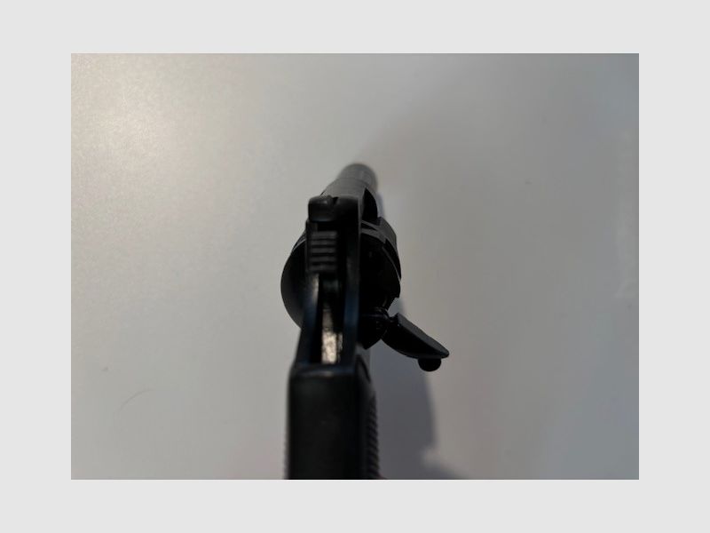 ME Cuno Melcher Schreckschuss- Gasrevolver ME 70/G, 6mm Flobert mit integriertem Abschussbecher