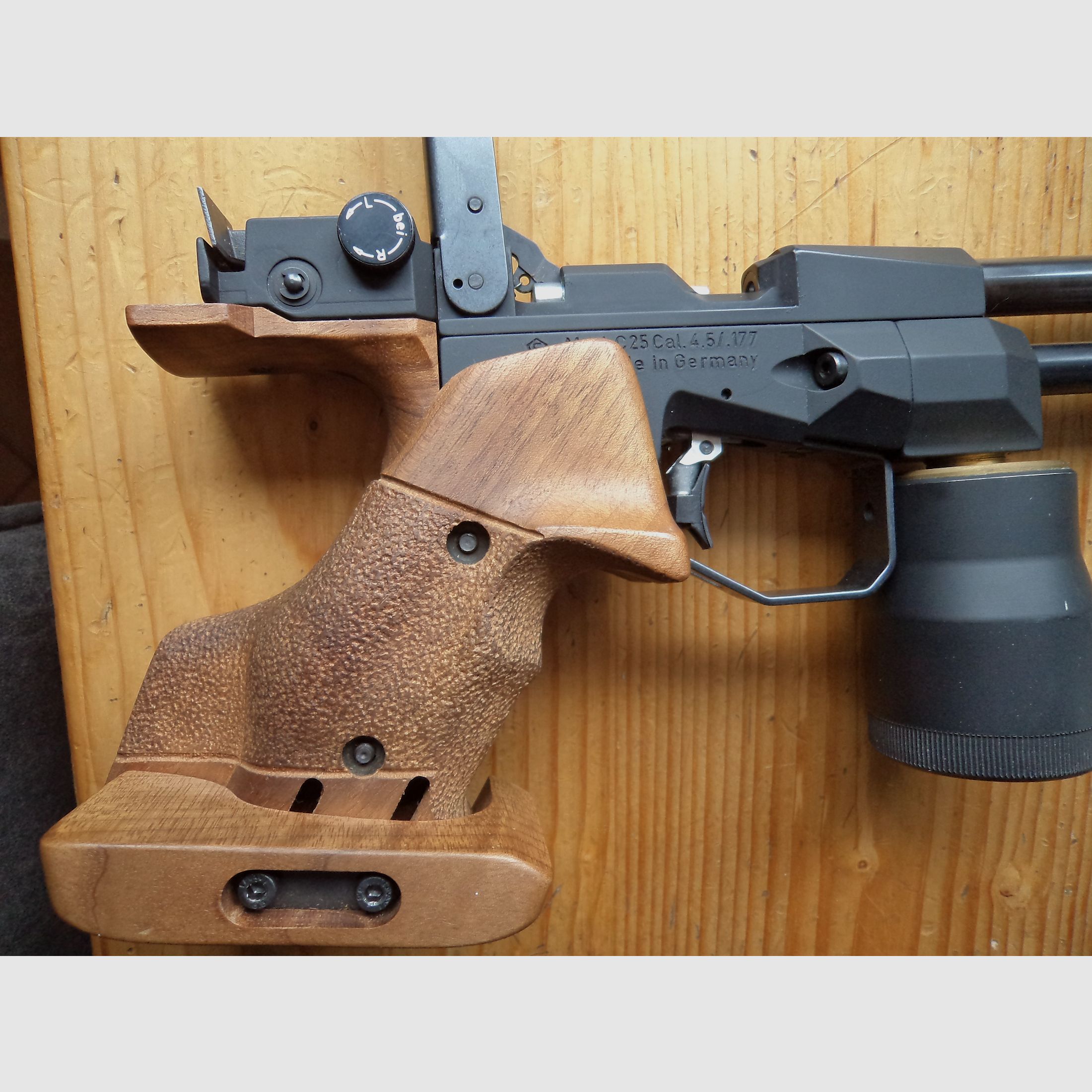 CO2 pistol - C25 FWB