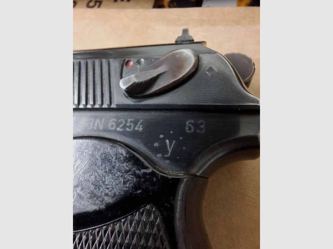 DDR Ernst Thälmann Suhl Makarov K100 Pistola M