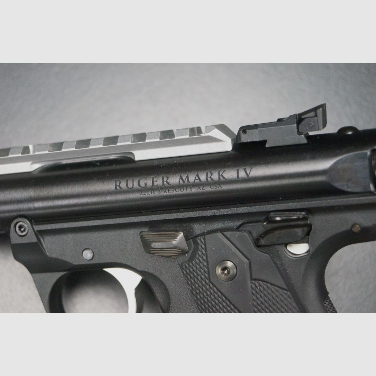 Ruger Mark IV 22/45 Blued, afbeelding 6 van 7