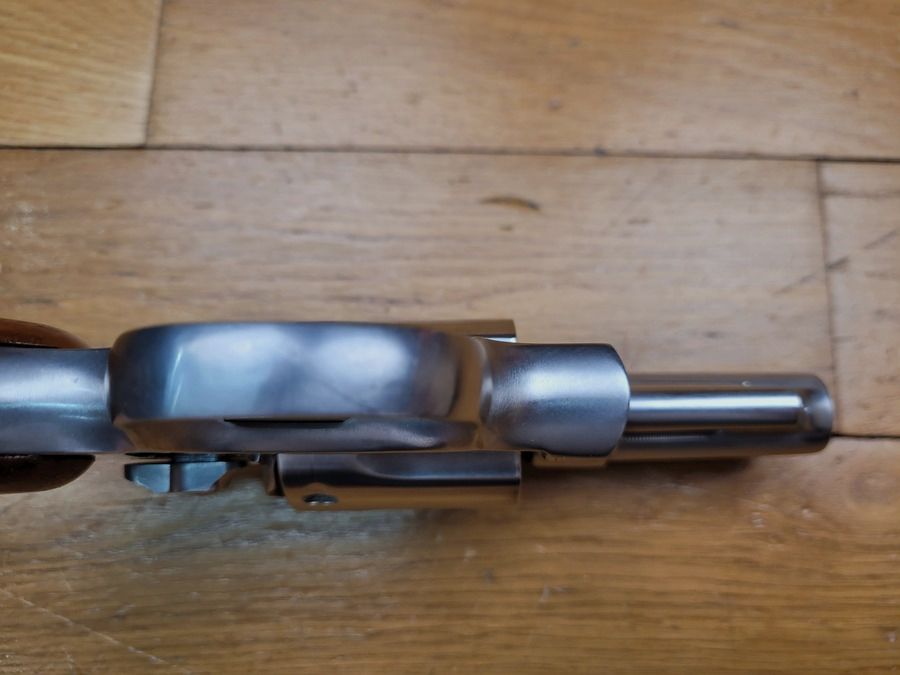 Sehr schöner Revolver Smith & Wesson M66-1 Subnose genannt „Combat Stainless Magnum“ – 6 Schuss in .357 mag – Lauf 2,5 Zoll – neue polierte Edelstahl-Oberfläche – M66-1 von 1977 oder 1978 – die echte „Hand Canon“ in neuwertigem Zustand, Bild 8 von 17
