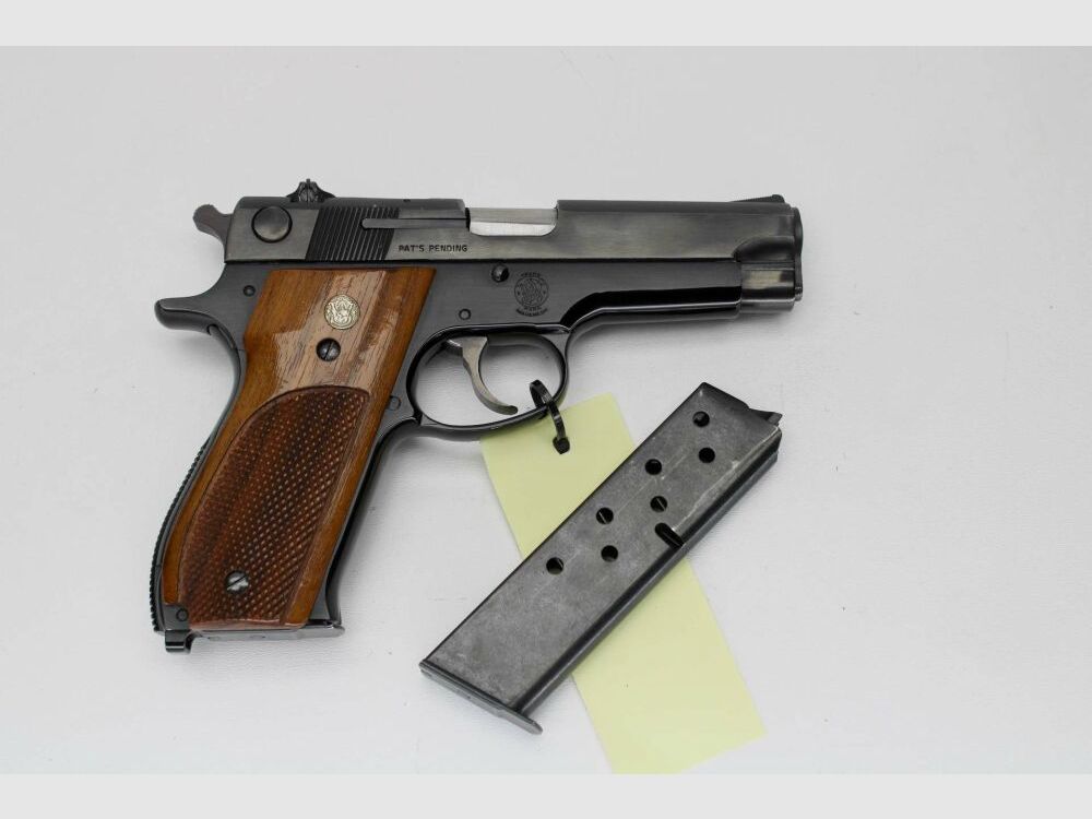 Pistole Smith & Wesson 39-2 mit 2 Magazinen 9mmLuger