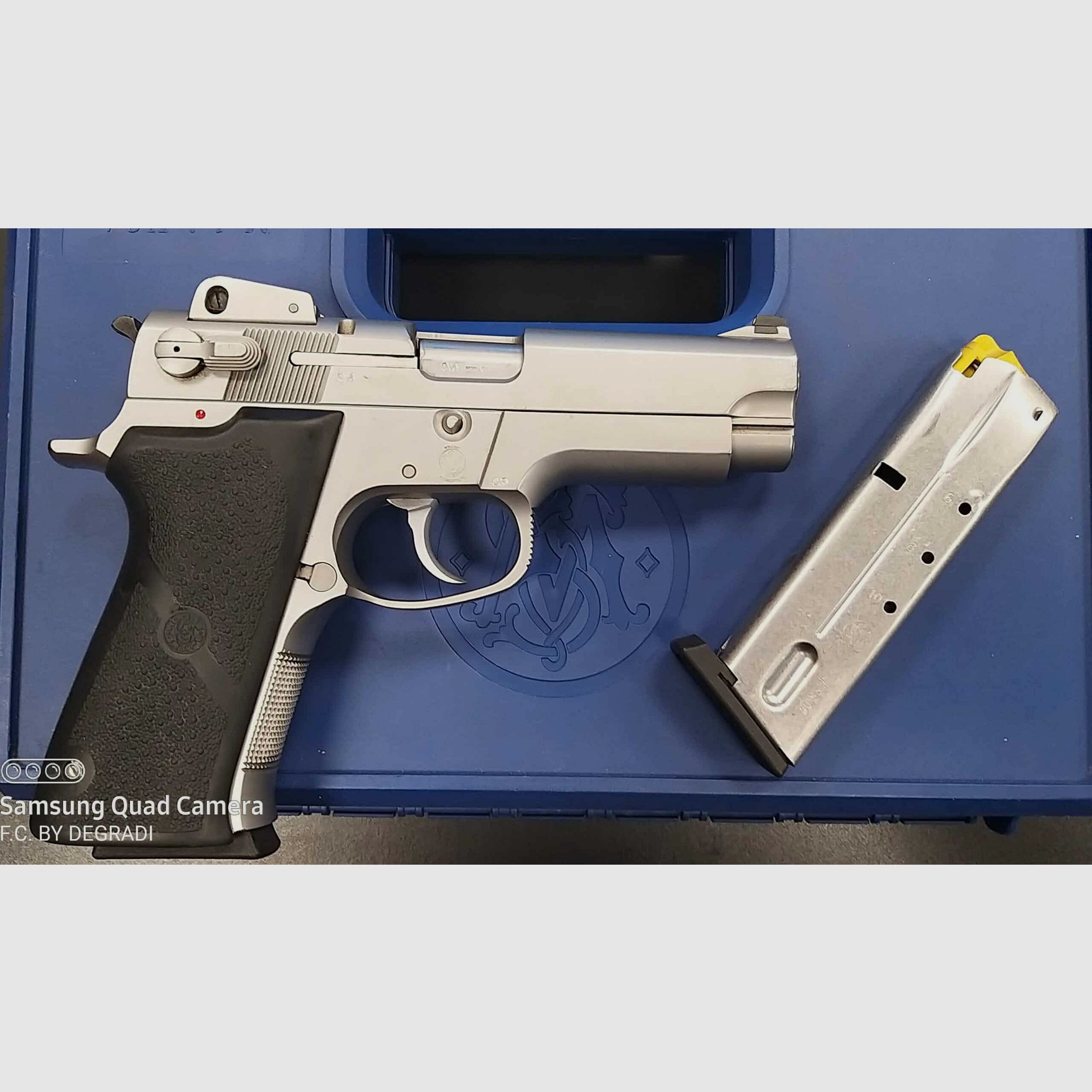 SMITH & WESSON 4006 40SW, zdjęcie 4 z 4