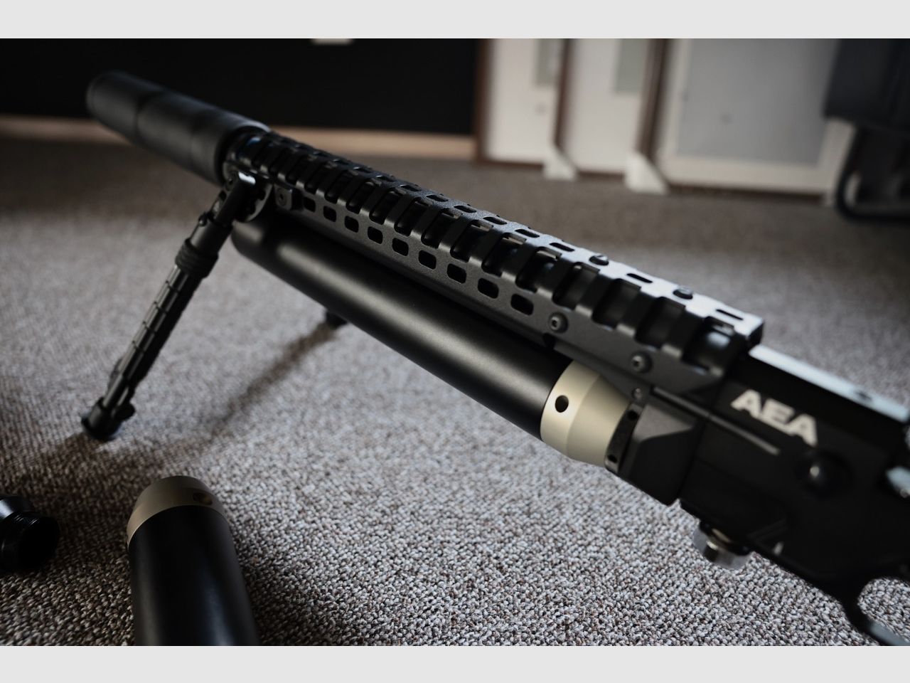 Compleet pakket: AEA HP MAX MK2 + Tanks, Bipod, Geluidsdemper & Munitie (alles ongebruikt)