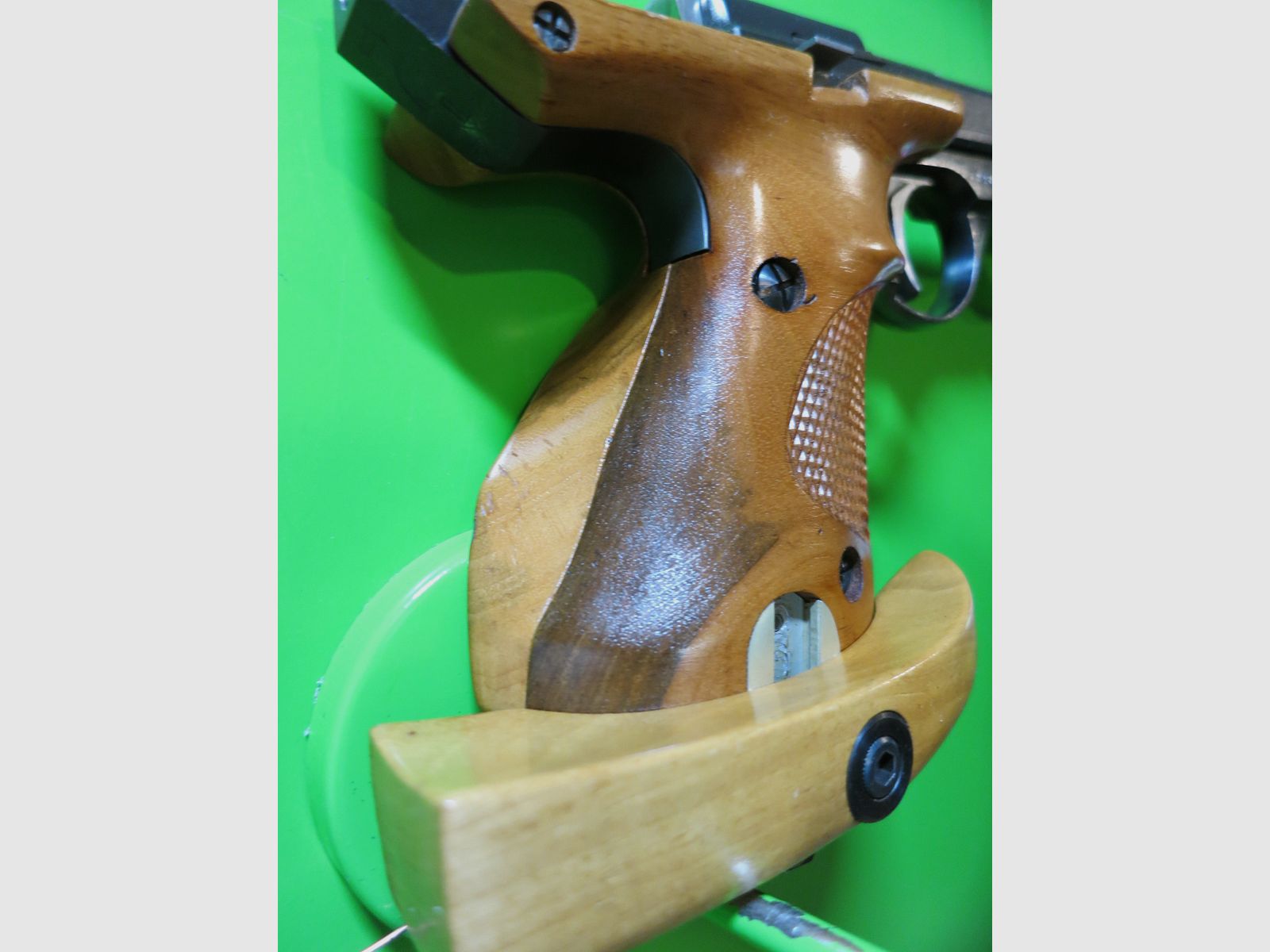 UNIQUE model "DES 69", top competition weapon, 22lr, adjustable sport grip #71-